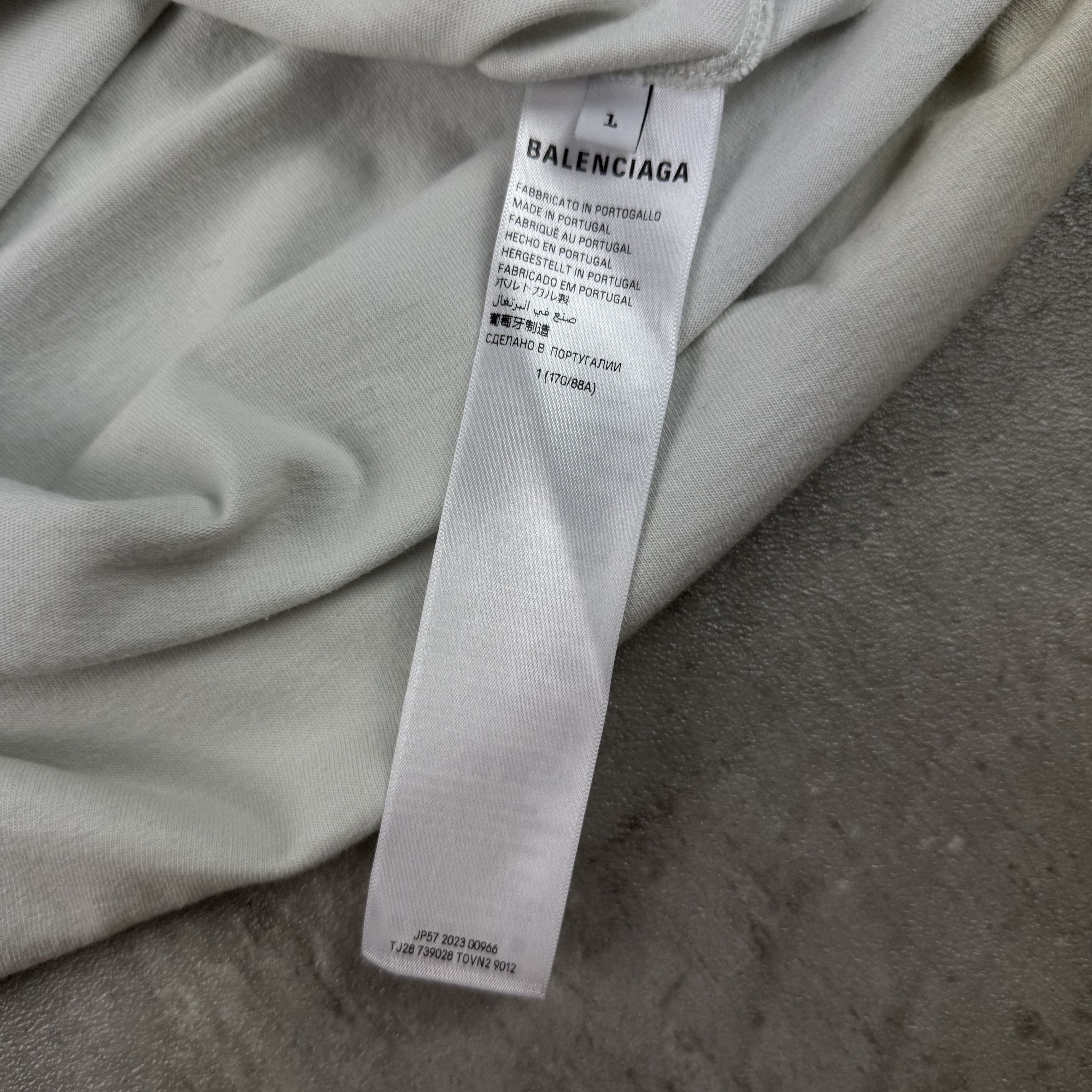 Balenciaga BALENCIAGA Skater Logo Oversized T-Shirt in Dirty White Size US S / EU 44-46 / 1 - 13 Thumbnail