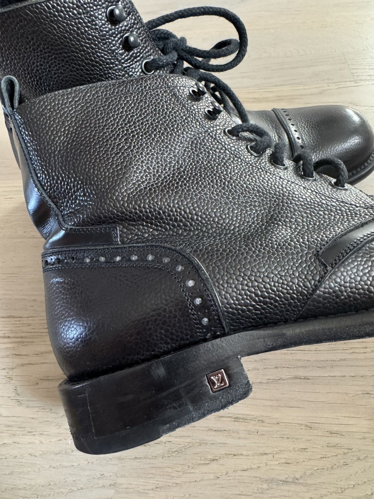 Louis Vuitton LOUIS VUITTON men boots marked sz UK 6 know the LV fit Size US 7 / EU 40 - 2 Thumbnail
