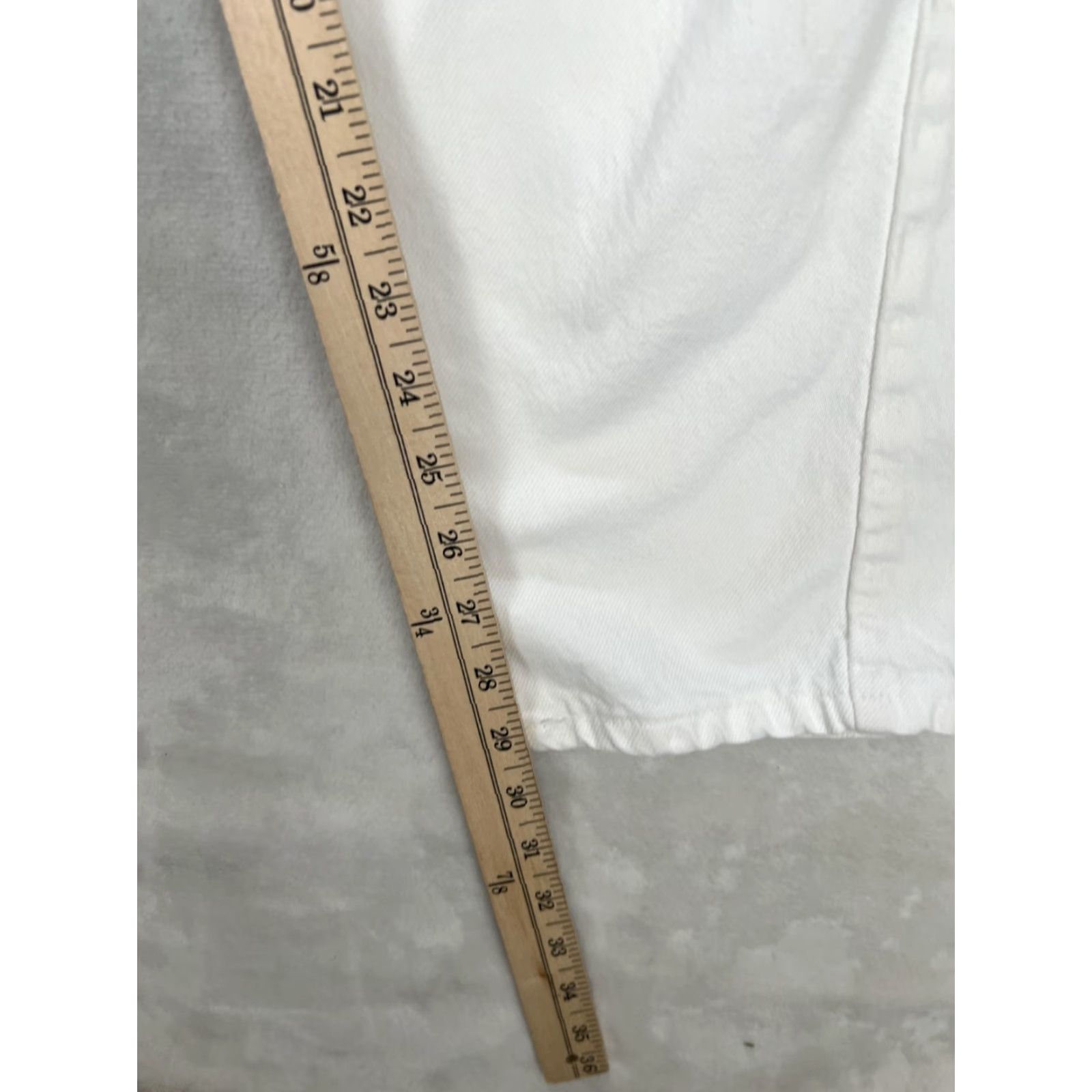 Levi's VINTAGE Levi's 550 Relaxed Tapered Leg Jeans Womens 10 White Denim Made in USA Size 32" / US 10 / IT 46 - 4 Thumbnail