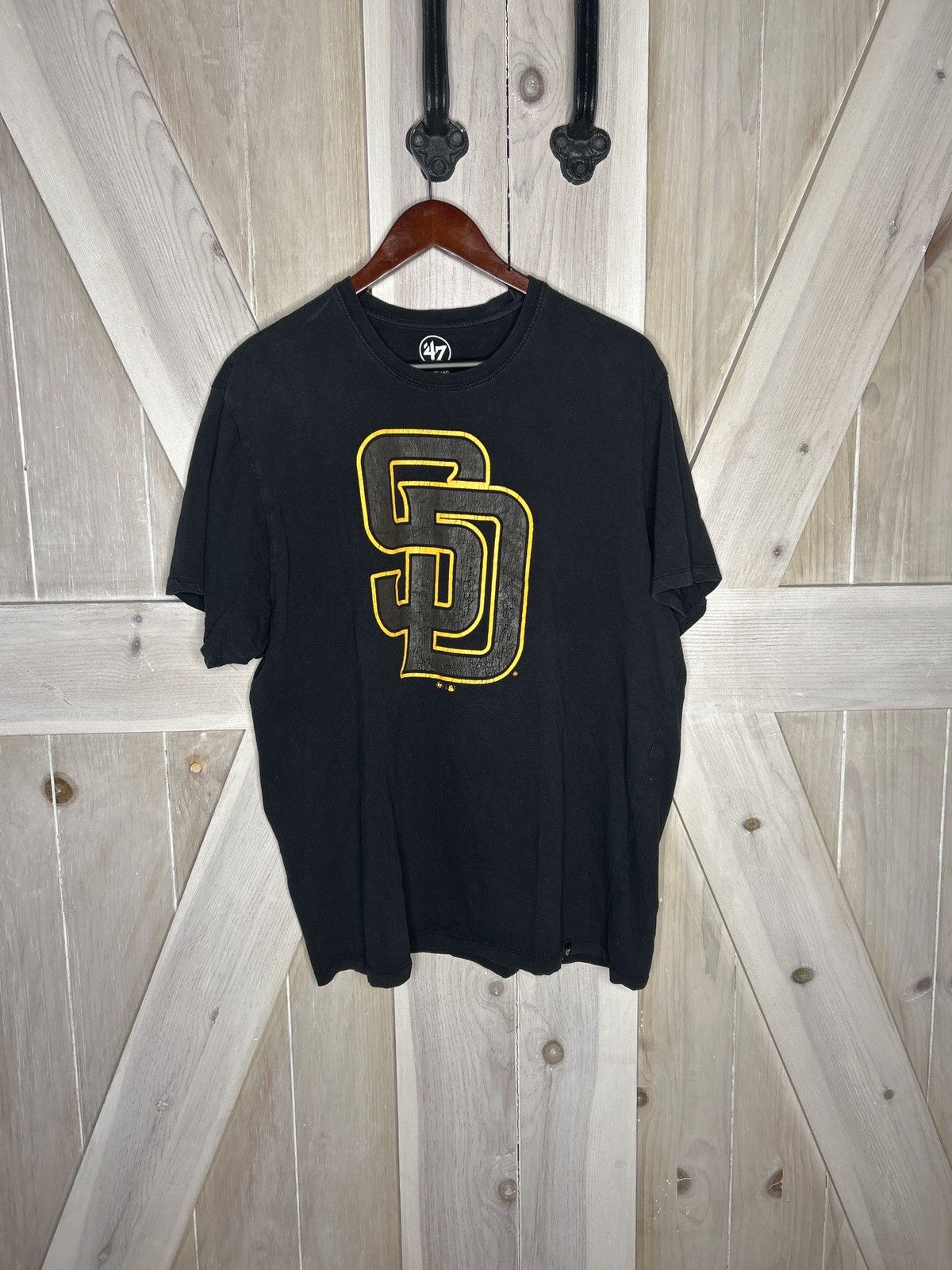 Vintage SD Padres Vintage tee Size US XL / EU 56 / 4 - 1 Thumbnail