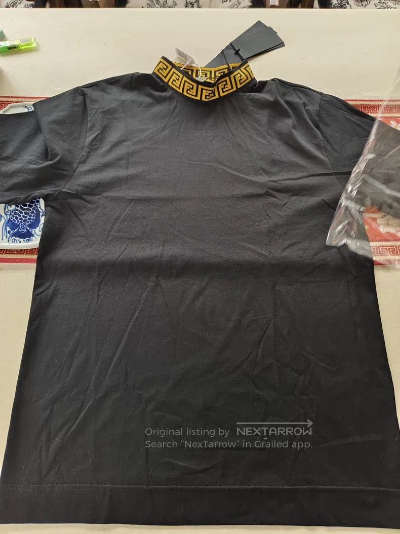 Versace Versace Co-branded short sleeves Classic presbyopia logo o Size US L / EU 52-54 / 3 - 1 Thumbnail