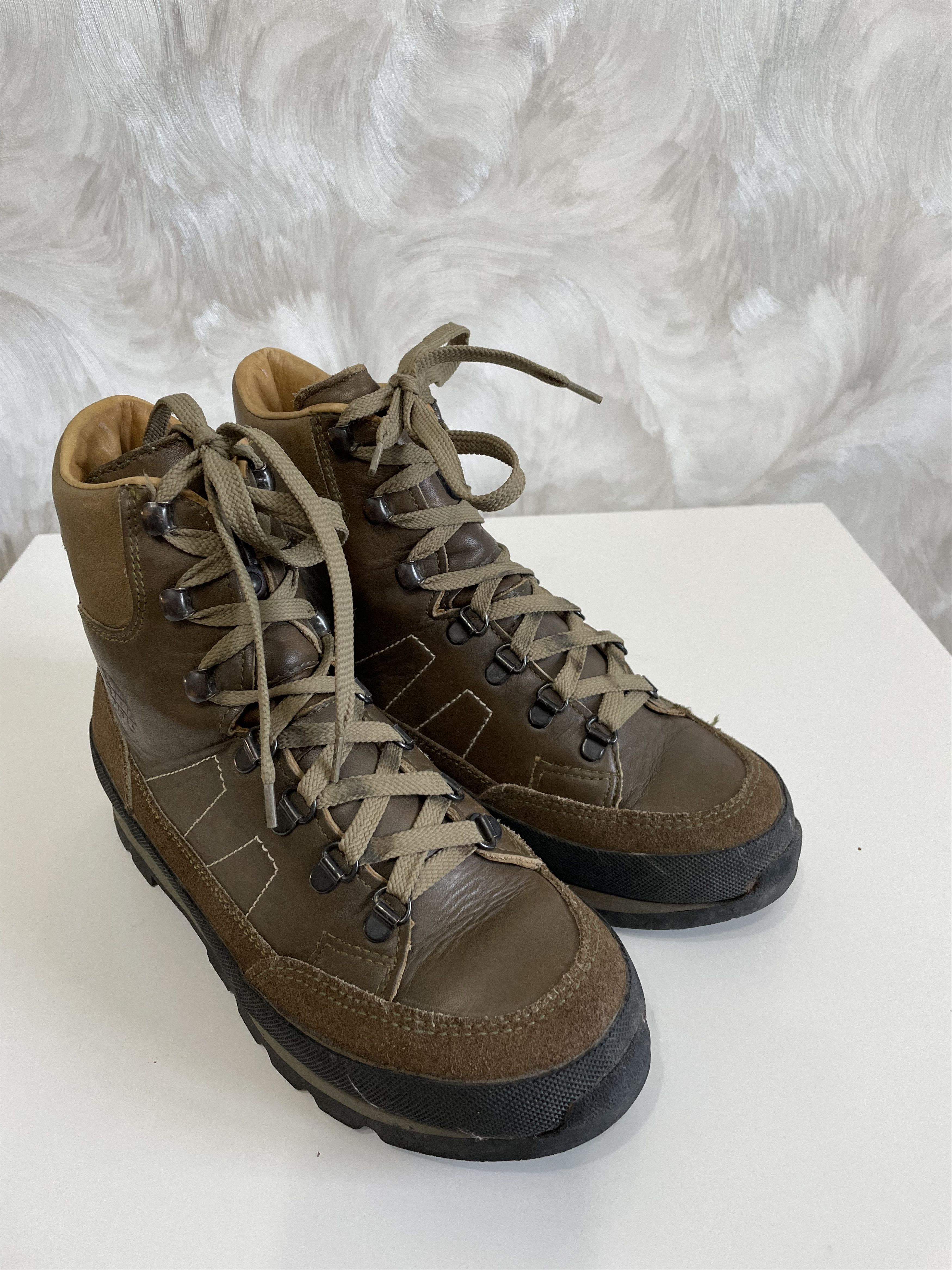 Hanwag × Vintage MENS VINTAGE OUTDOOR BOOTS HANWAG Size US 5.5 / EU 38 - 5 Thumbnail