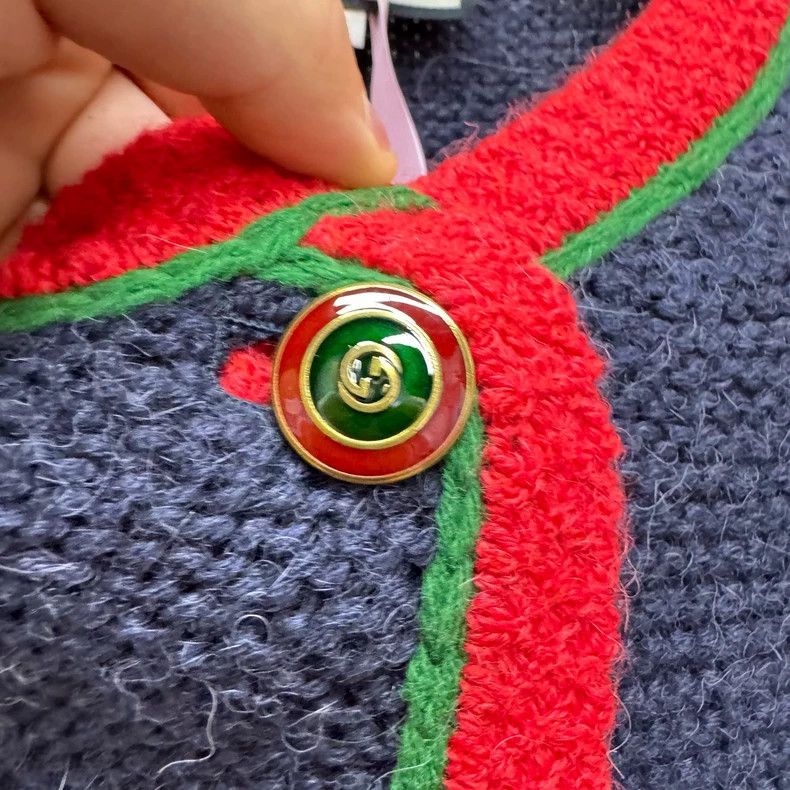 Gucci Gucci Co-branded NY alpaca hair back rhinestone letter logo Size S / US 4 / IT 40 - 4 Thumbnail