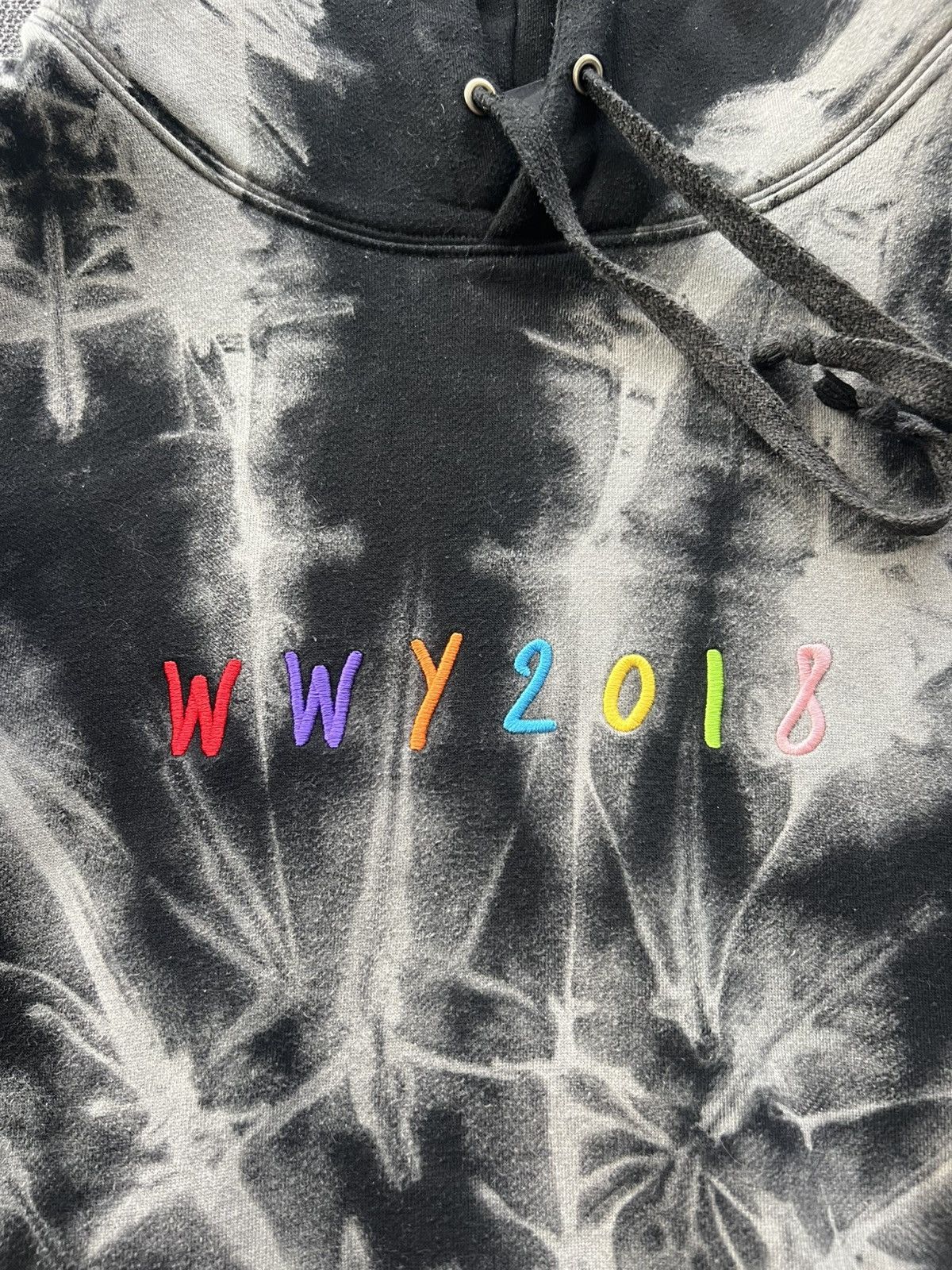 Worldwide Youth Worldwide Youth 2018 Hoodie size XXL Size US XXL / EU 58 / 5 - 2 Thumbnail
