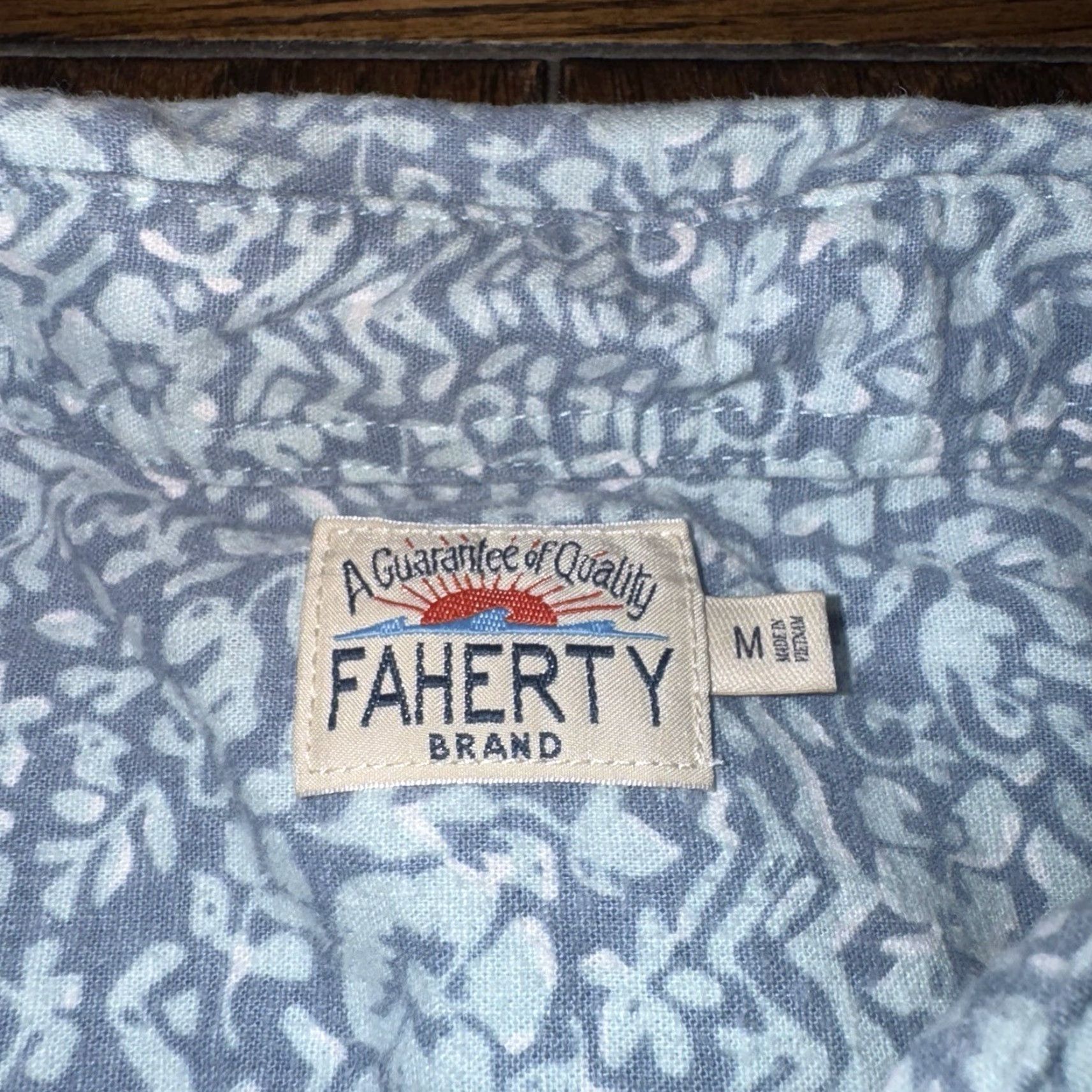 Faherty Faherty Short Sleeve Button Down Blue Men’s Medium Floral Hemp Blend Shirt Size US 31 - 2 Thumbnail