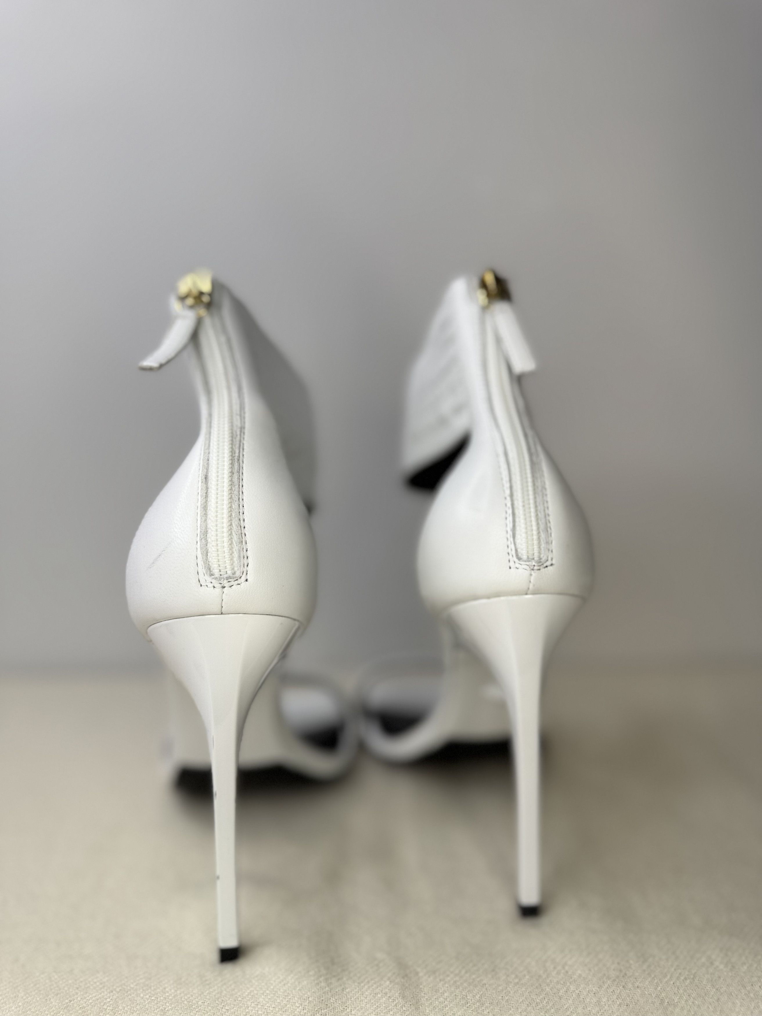 Versace Medusa Safety Pin Heels Size US 8 / IT 38 - 6 Thumbnail