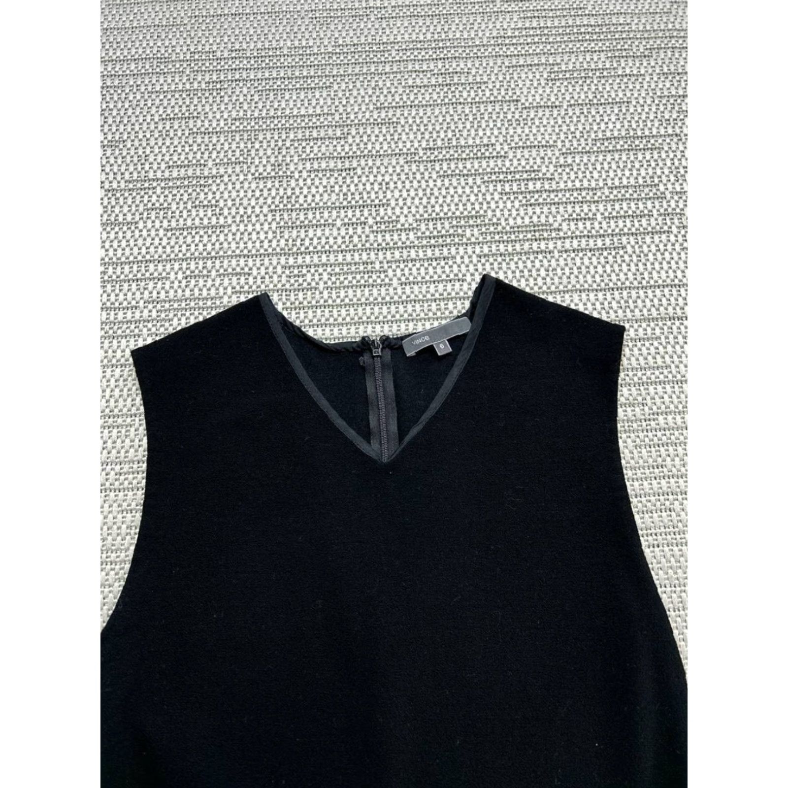 Vince Vince Womens Dress 6 Black Knit Bodycon V-Neck Sleeve-less Party/Cocktail Knee Length Vintage No Size M / US 6-8 / IT 42-44 - 2 Thumbnail