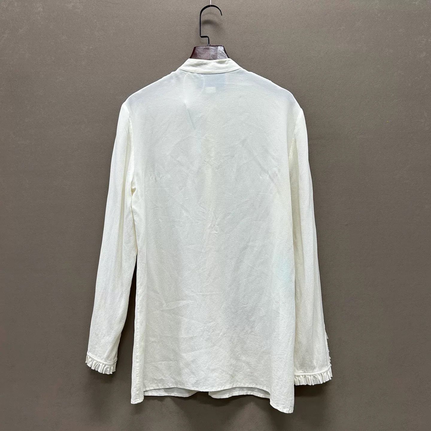 Gucci Gucci Ivory Silk Shirt with Pearl Buttons Size 40 Size S / US 4 / IT 40 - 2 Thumbnail