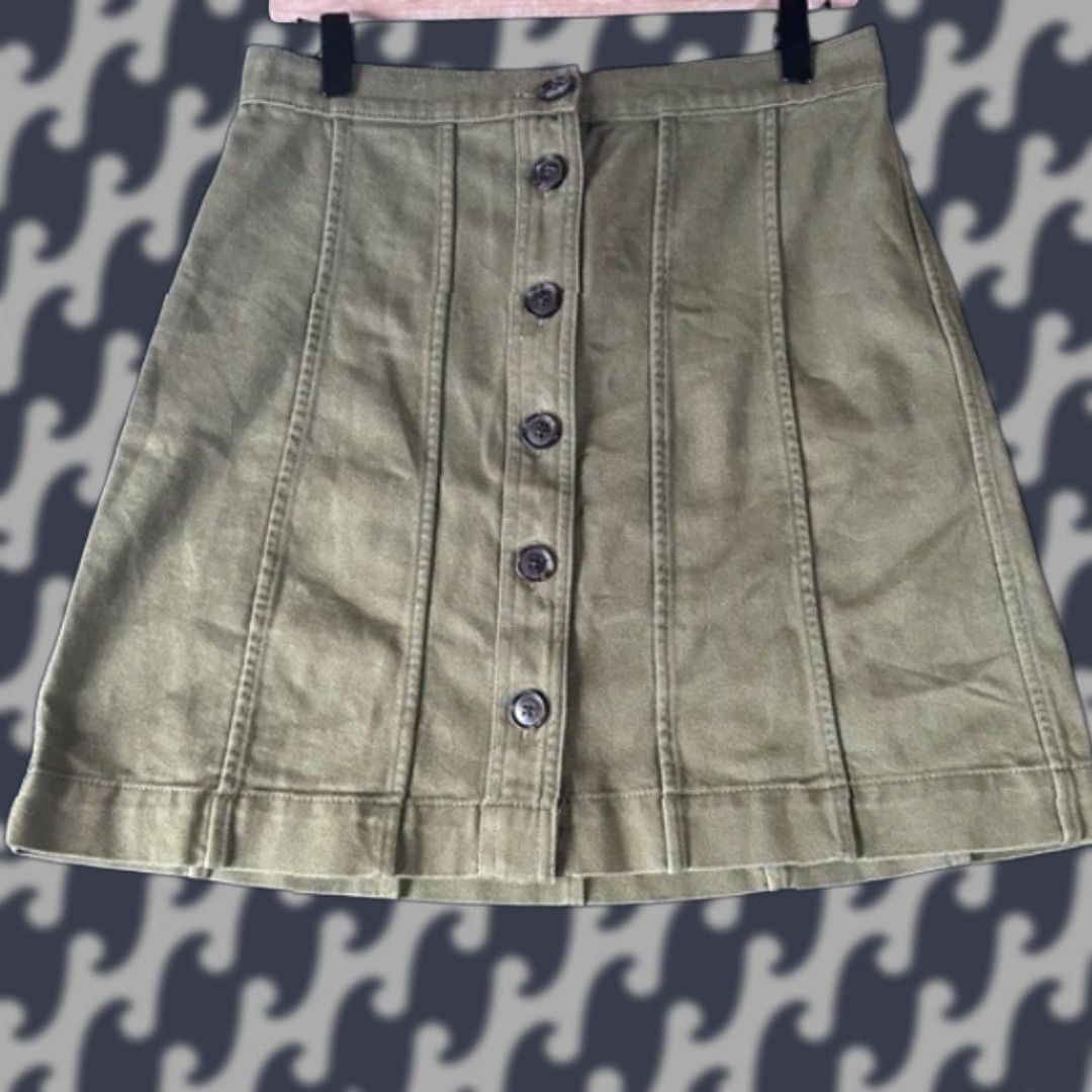 Banana Republic VINTAGE Banana Republic Utility Button Front A-Line Skirt Olive Green Size 2 Women Skirt Midi/ Knee Length A-Line Button Front Olive Green Womens 2 Size 26" / US 2 / IT 38 - 1 Thumbnail