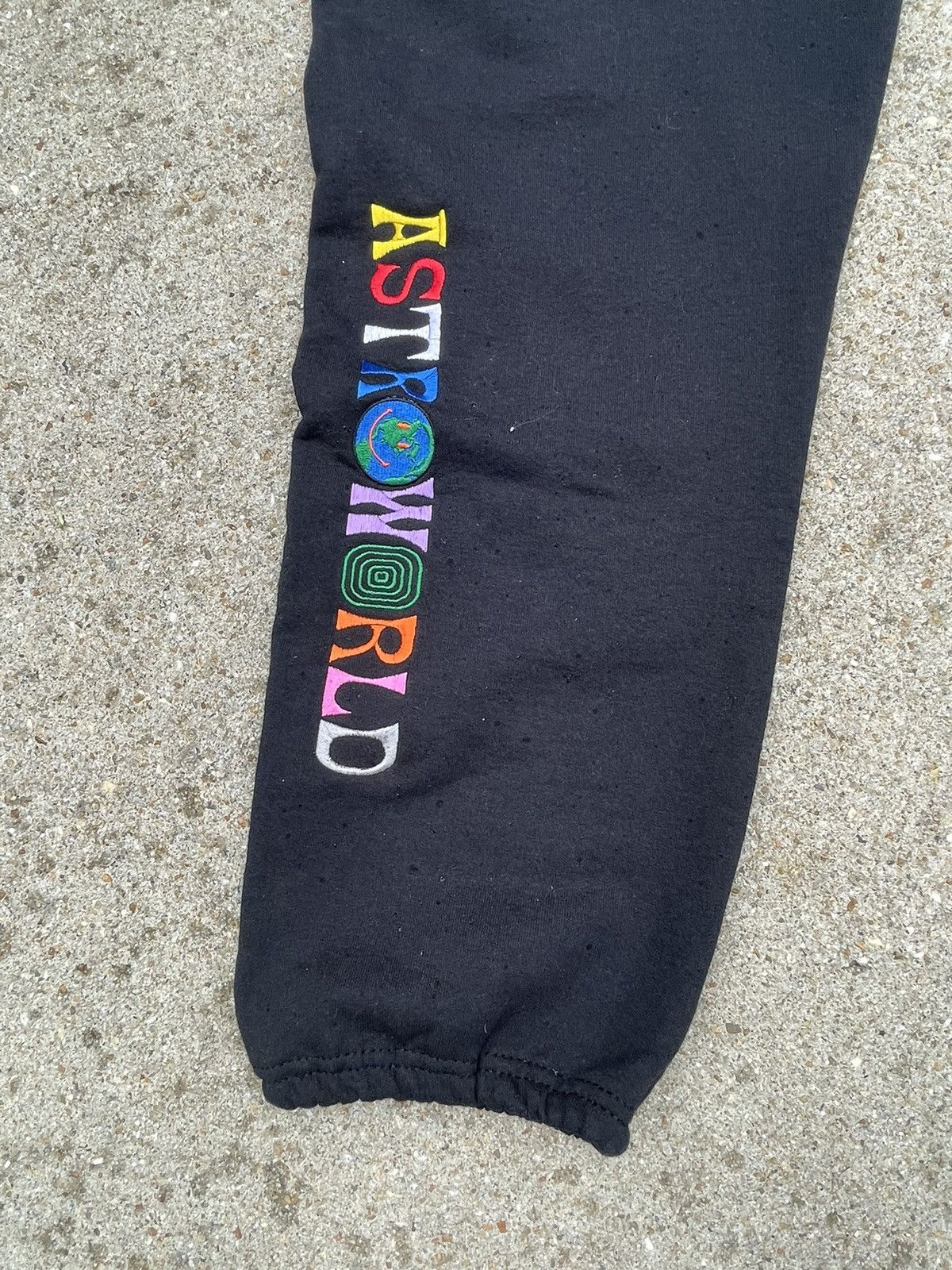 Travis Scott ASTROWORLD Tour Merch Size US 33 - 2 Thumbnail
