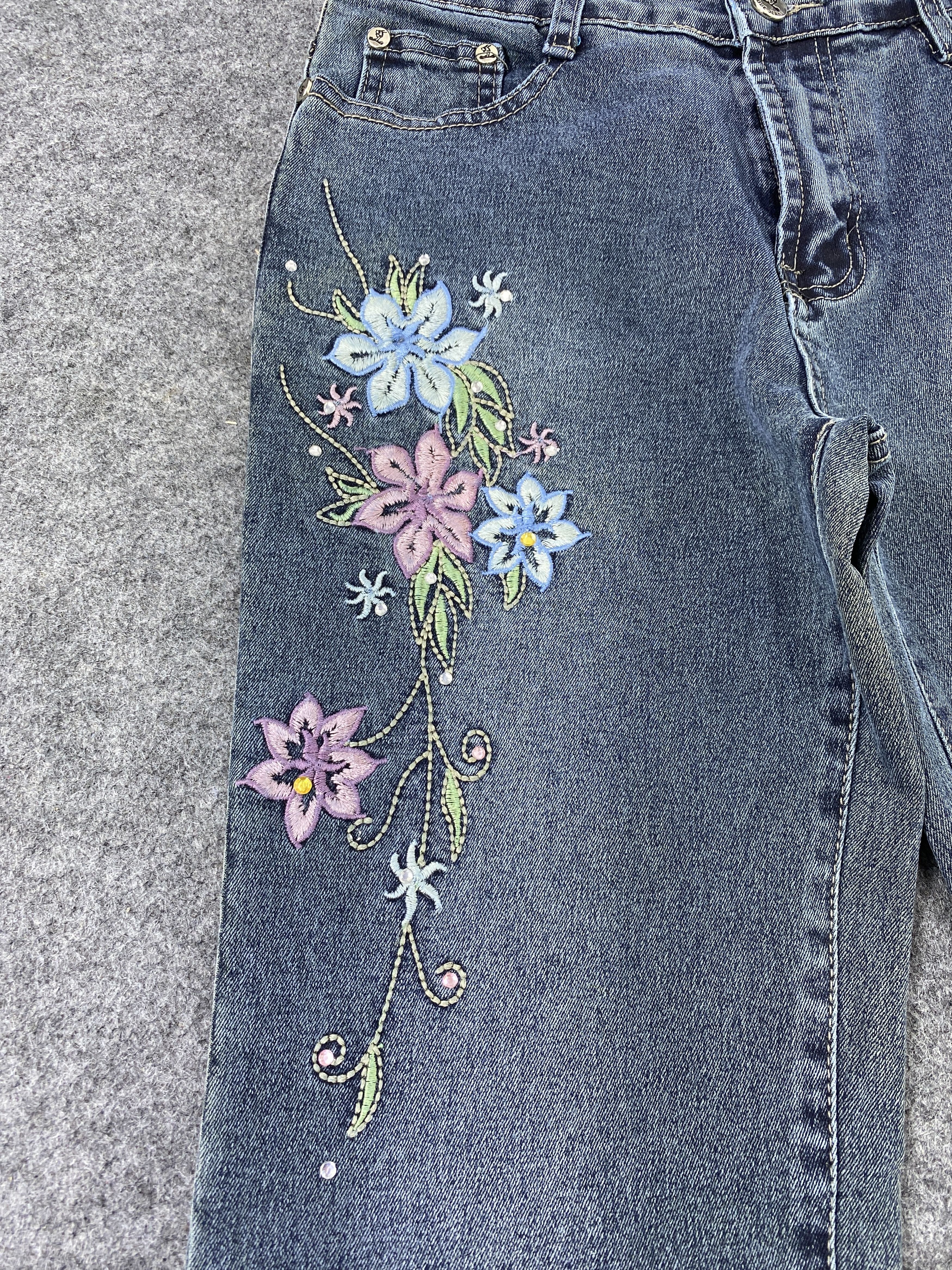 Jean Vogue Floral Embroidery Flared Wash Jeans - J1038 Size 27" / US 4 / IT 40 - 7 Thumbnail