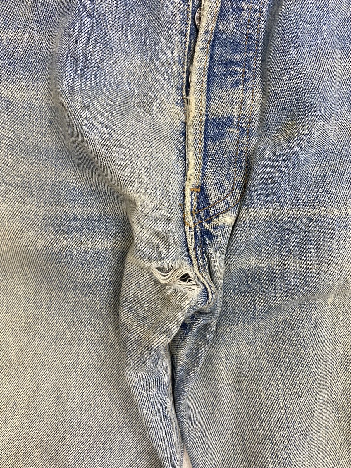 Levi's Vintage 90s Levis 501 Button Fly 311 Distressed Light Blue Size US 31 - 9 Thumbnail