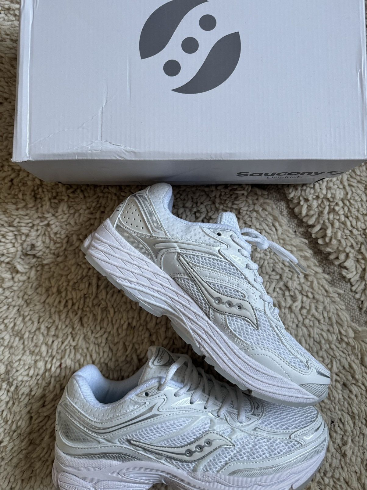 Saucony Saucony Omni 9 White/Blanche Size US 9 / EU 42 - 1 Thumbnail