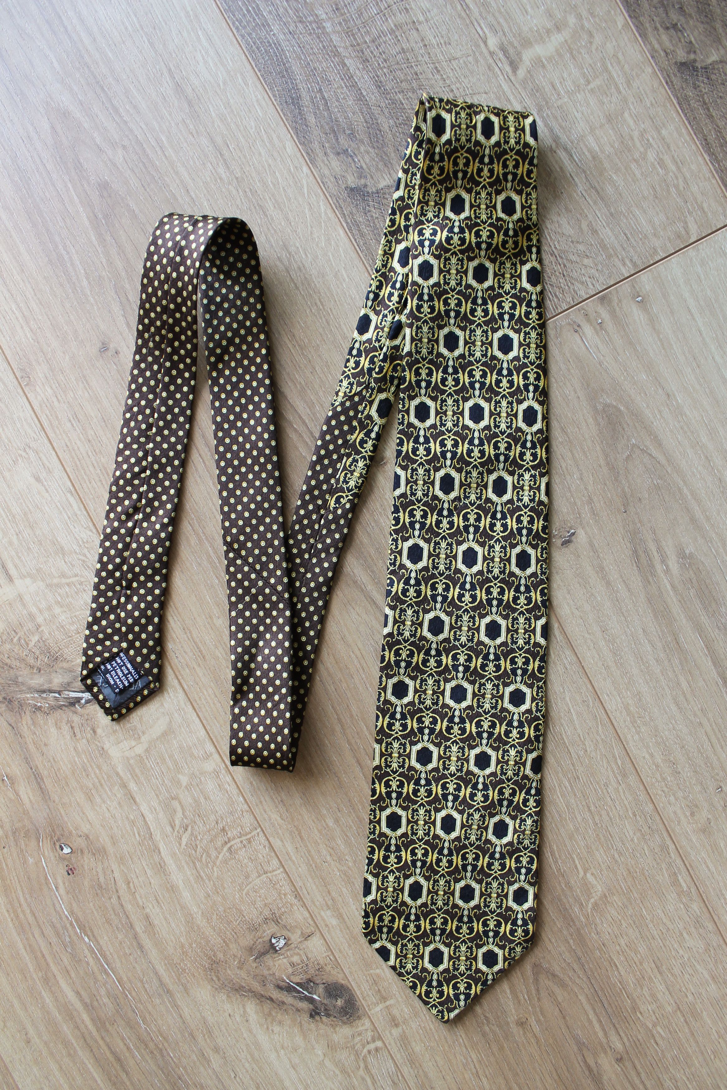 Vintage Vintage Versace tie Size ONE SIZE - 1 Thumbnail