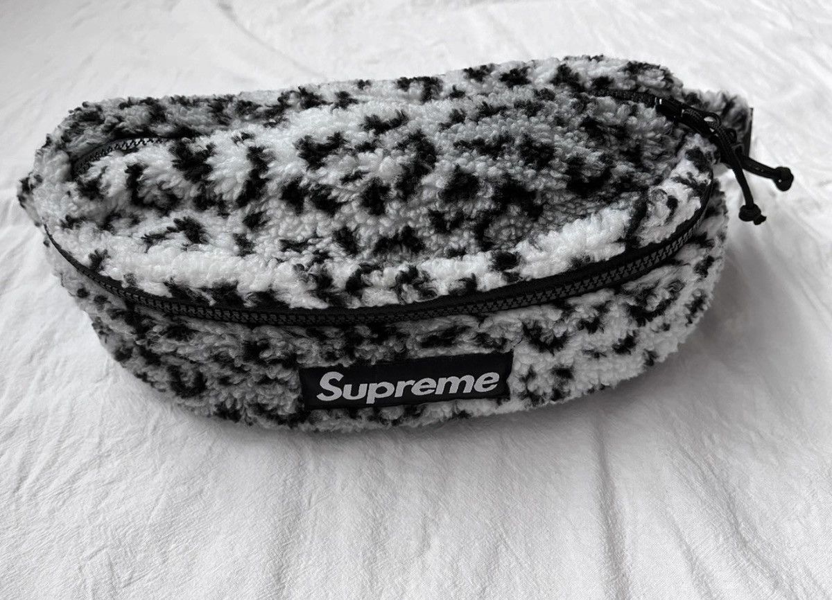 17AW シュプリーム Leopard Fleece Waist Bag Supreme Leopard Fleece Waist Bag White - FW17 - US