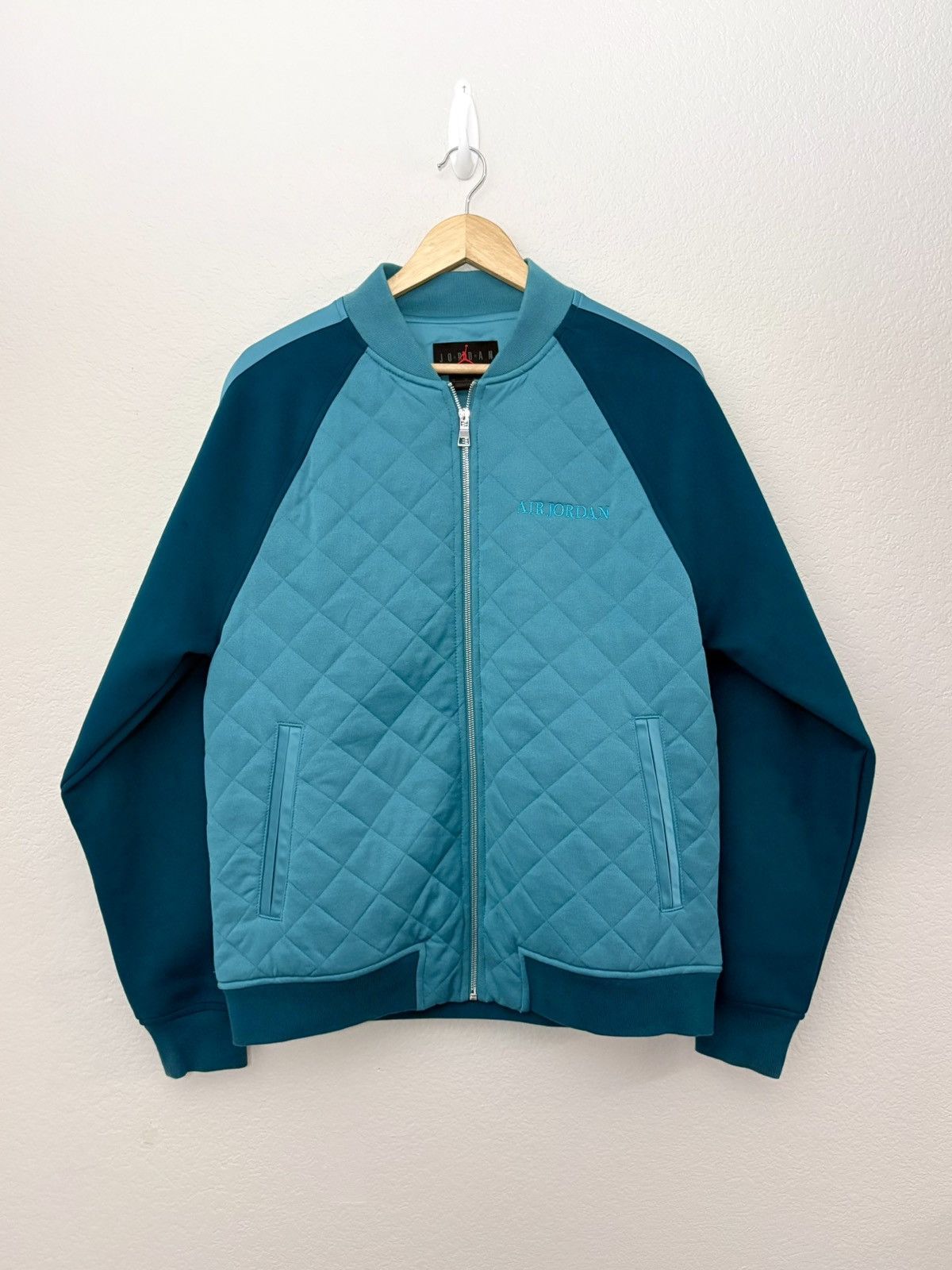 Jordan Brand 00’s Jordan Brand Embroidered Quilted Satin Bomber Soft Nike Size US M / EU 48-50 / 2 - 2 Thumbnail