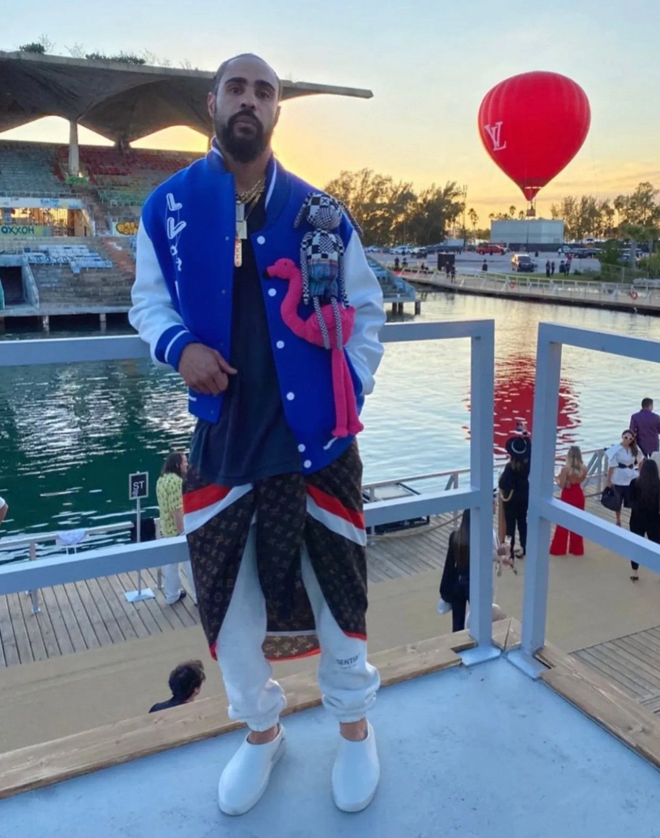 Louis Vuitton LOUIS VUITTON VIRGIL ABLOH PUPPETS VARSITY JACKET (RARE) Size US XL / EU 56 / 4 - 4 Thumbnail
