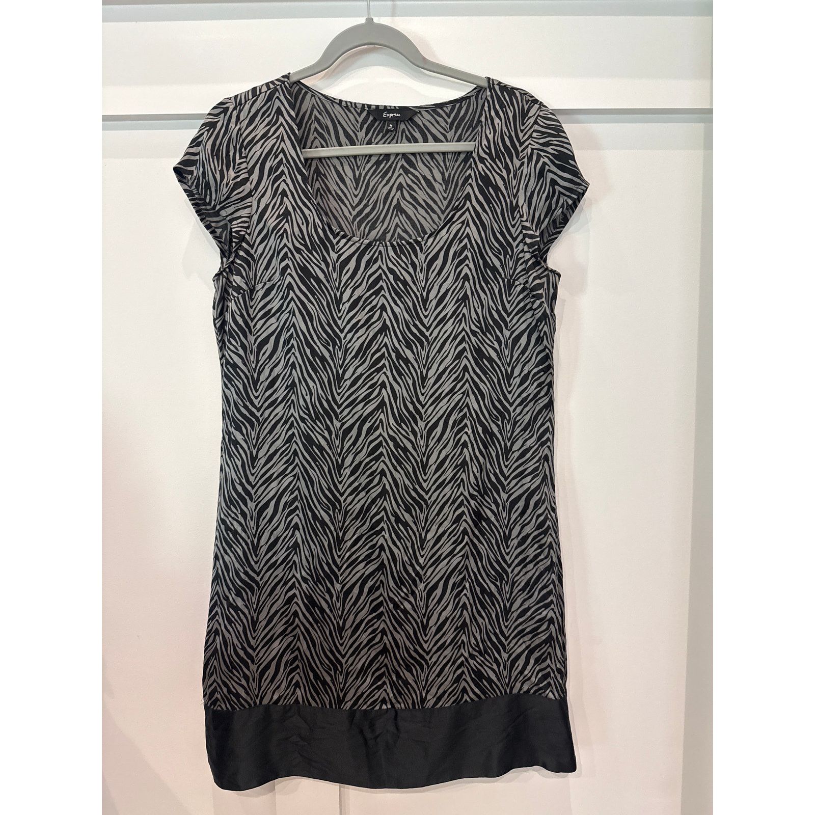 Express Express Y2K Vintage Zebra Print Silk Cap Sleeve Shift Dress Size M / US 6-8 / IT 42-44 - 1 Thumbnail