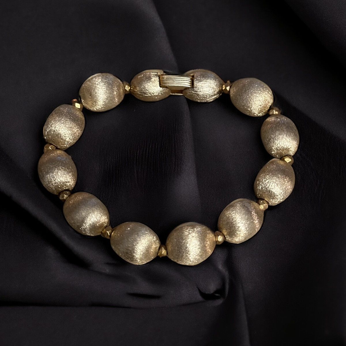 Vintage Trifari textured bead bracelet