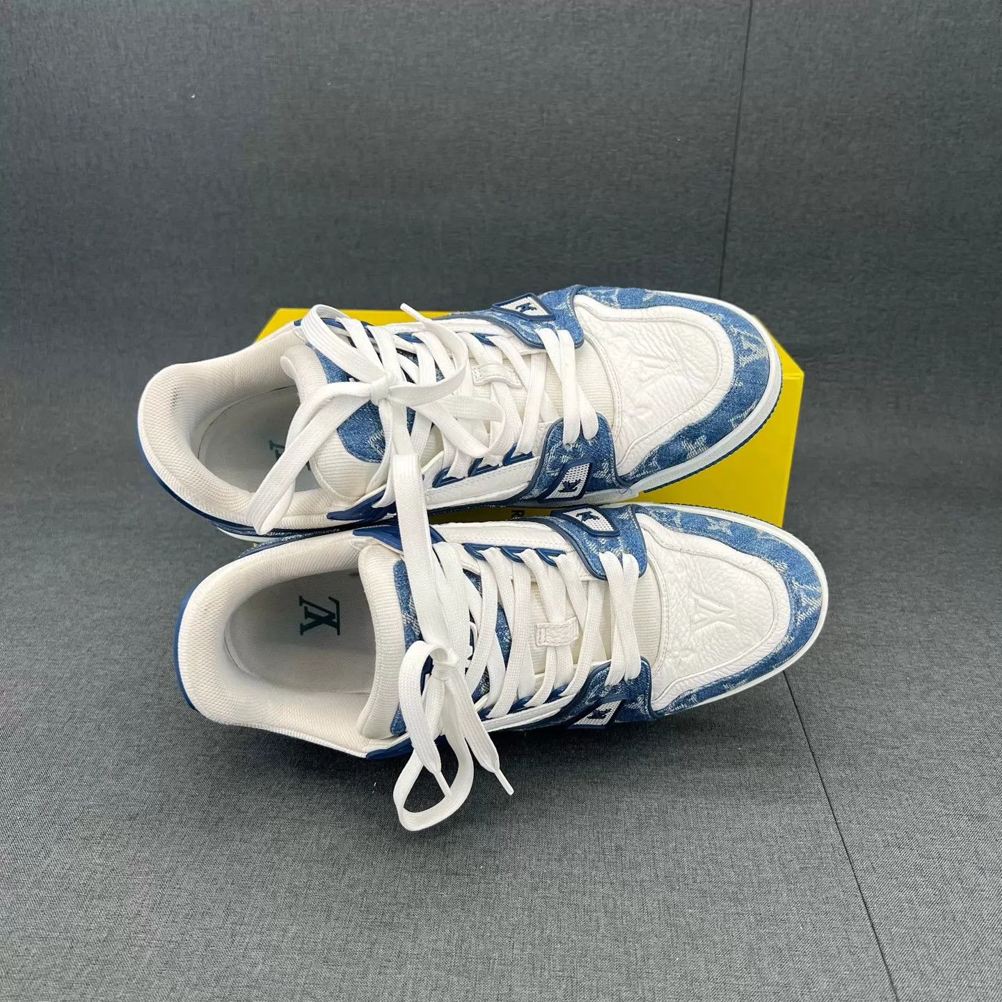 Louis Vuitton lv trainer white blue denim 9 original box Size US 10 / EU 43 - 6 Thumbnail