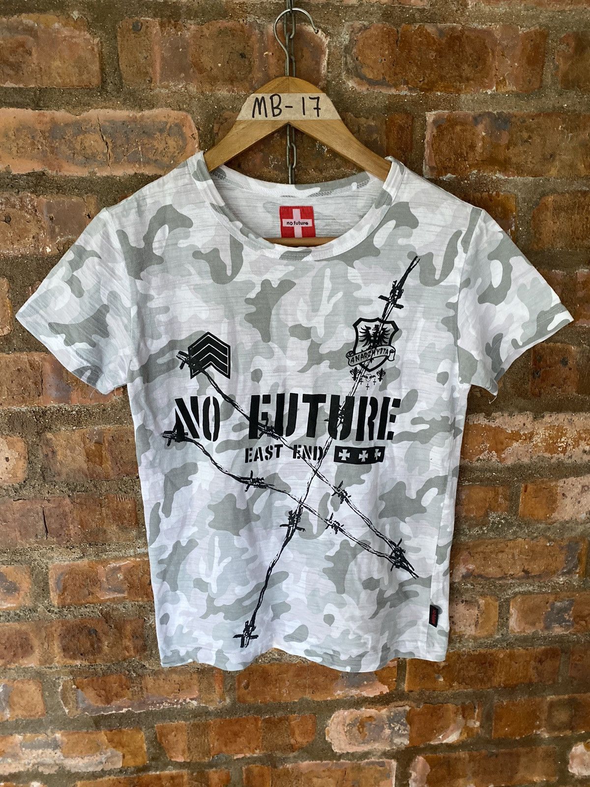 No Future No Future anarchy barbed wire camo shirt Size US S / EU 44-46 / 1 - 2 Thumbnail