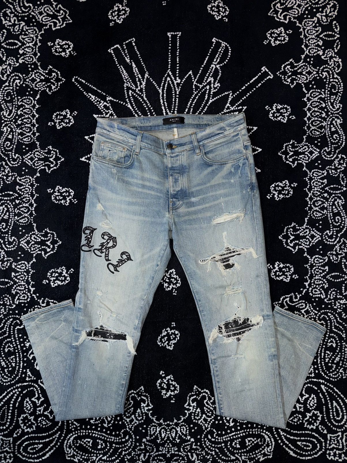 Amiri AMIRI BANDANA ENGLISH LOGO JEANS Size US 32 / EU 48 - 1 Thumbnail