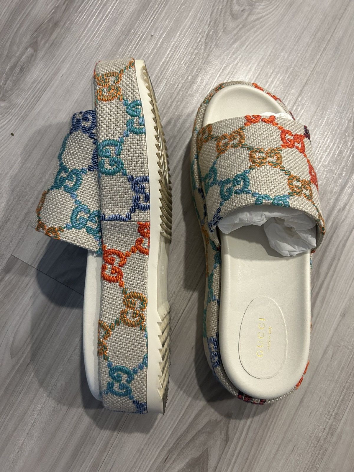 Gucci Gucci Colorful Logo Sandals Size US 10 / IT 40 - 8 Thumbnail