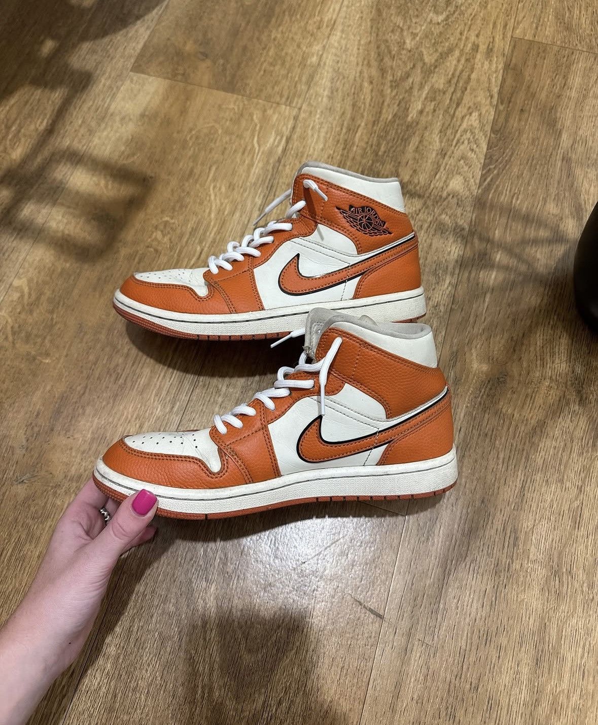 Nike VINTAGE NIKE AIR JORDAN ORANGE WMNS SNEAKERS Size US 7 / IT 37 - 7 Thumbnail