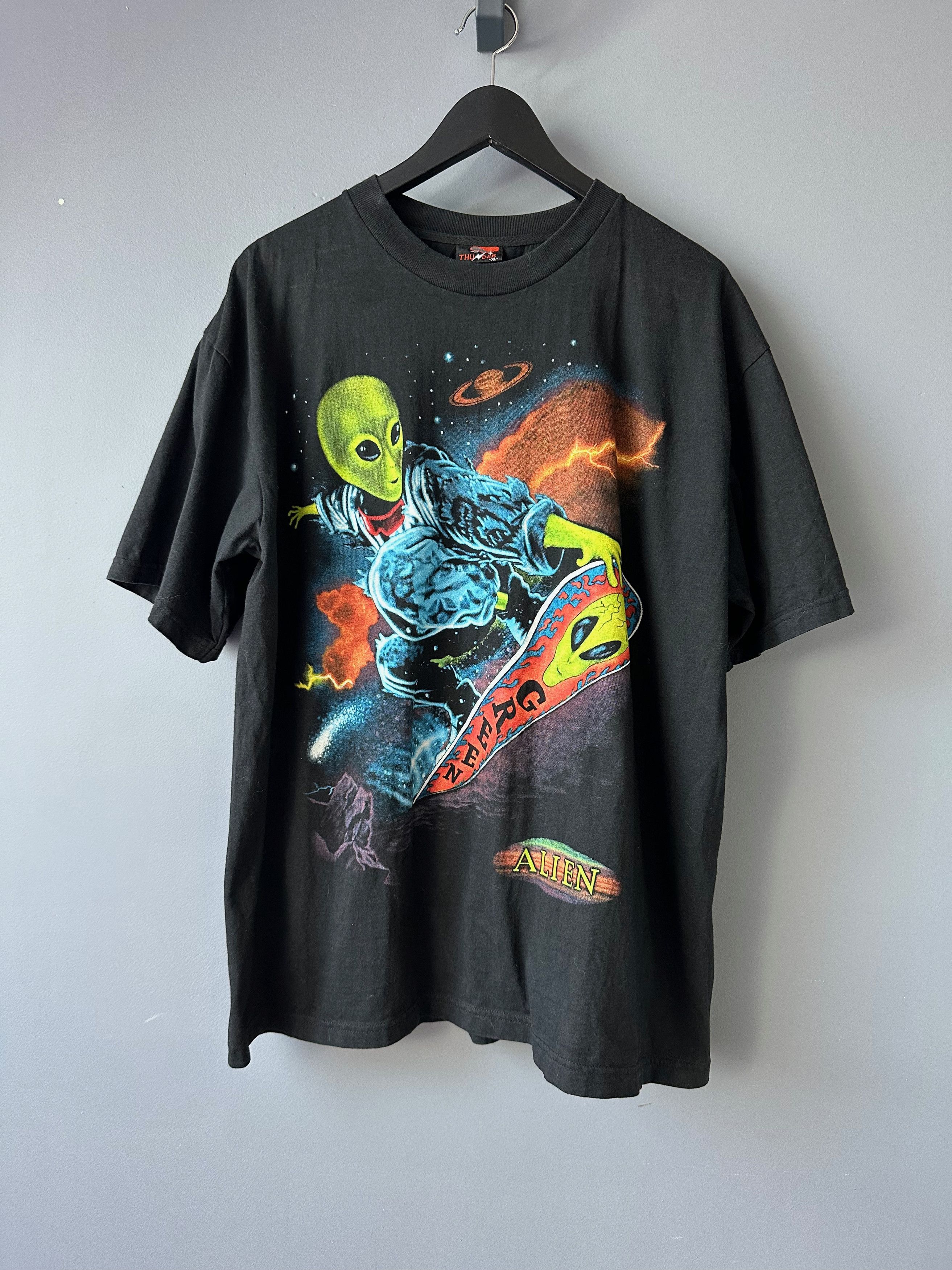 Vintage Vintage Alien UFO overprint t shirt tee Y2K swag streetwear Size US XL / EU 56 / 4 - 2 Thumbnail