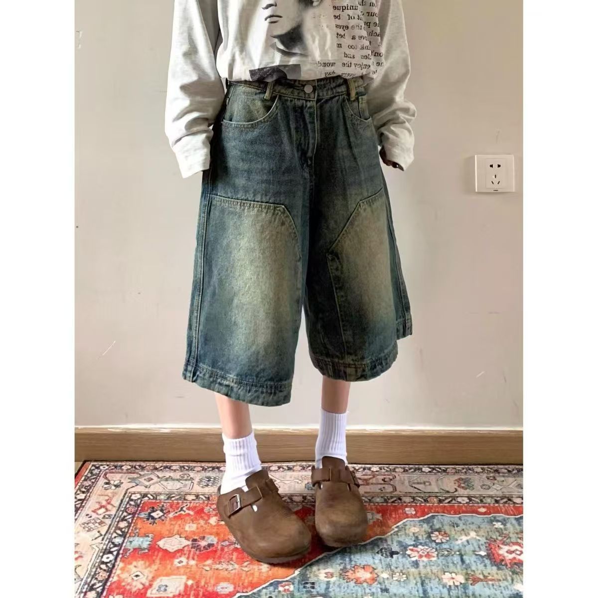 Vintage American Retro Distressed Washed Denim Shorts Size US 32 / EU 48 - 2 Thumbnail