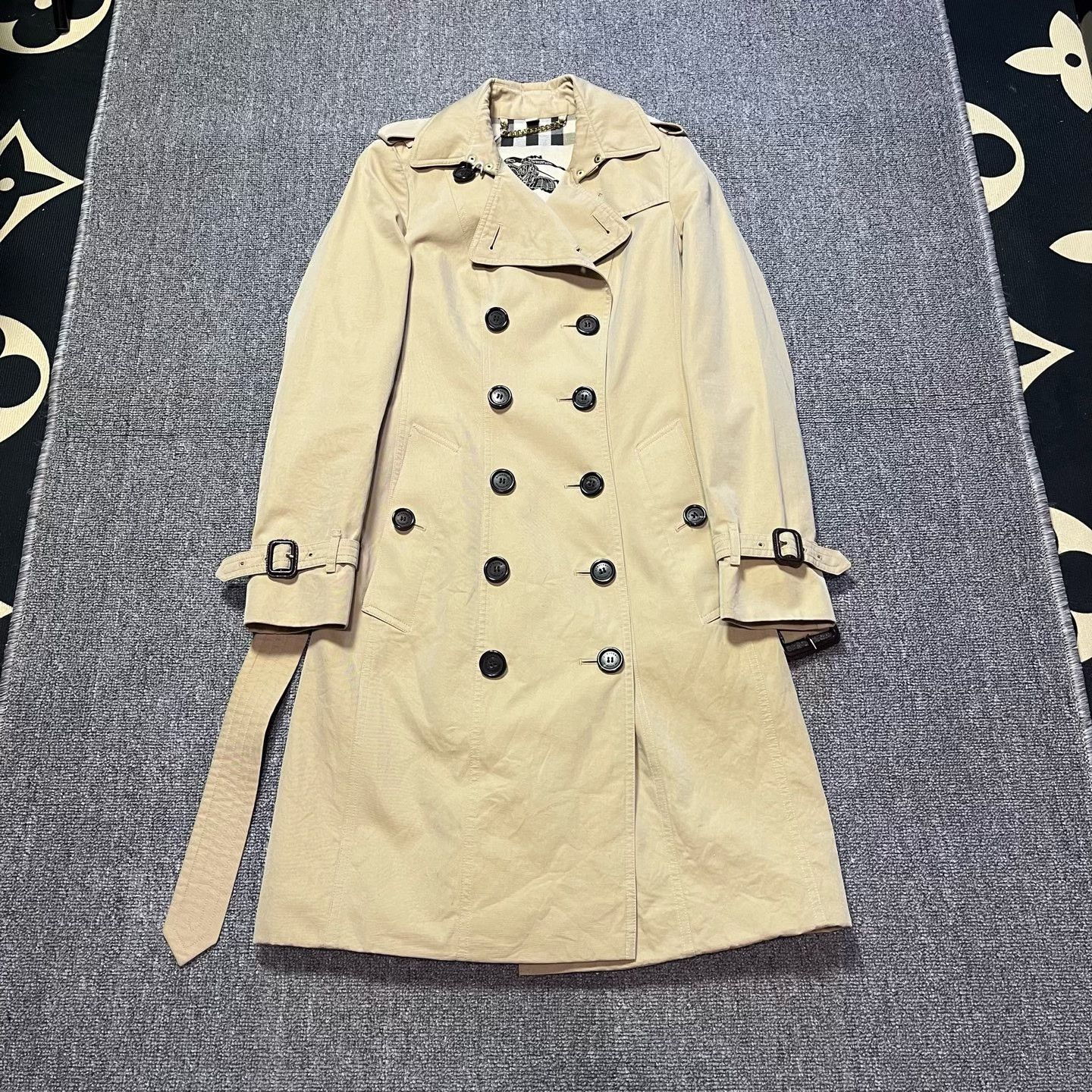 Burberry Burberry Beige Coat S Women Size S / US 4 / IT 40 - 1 Thumbnail
