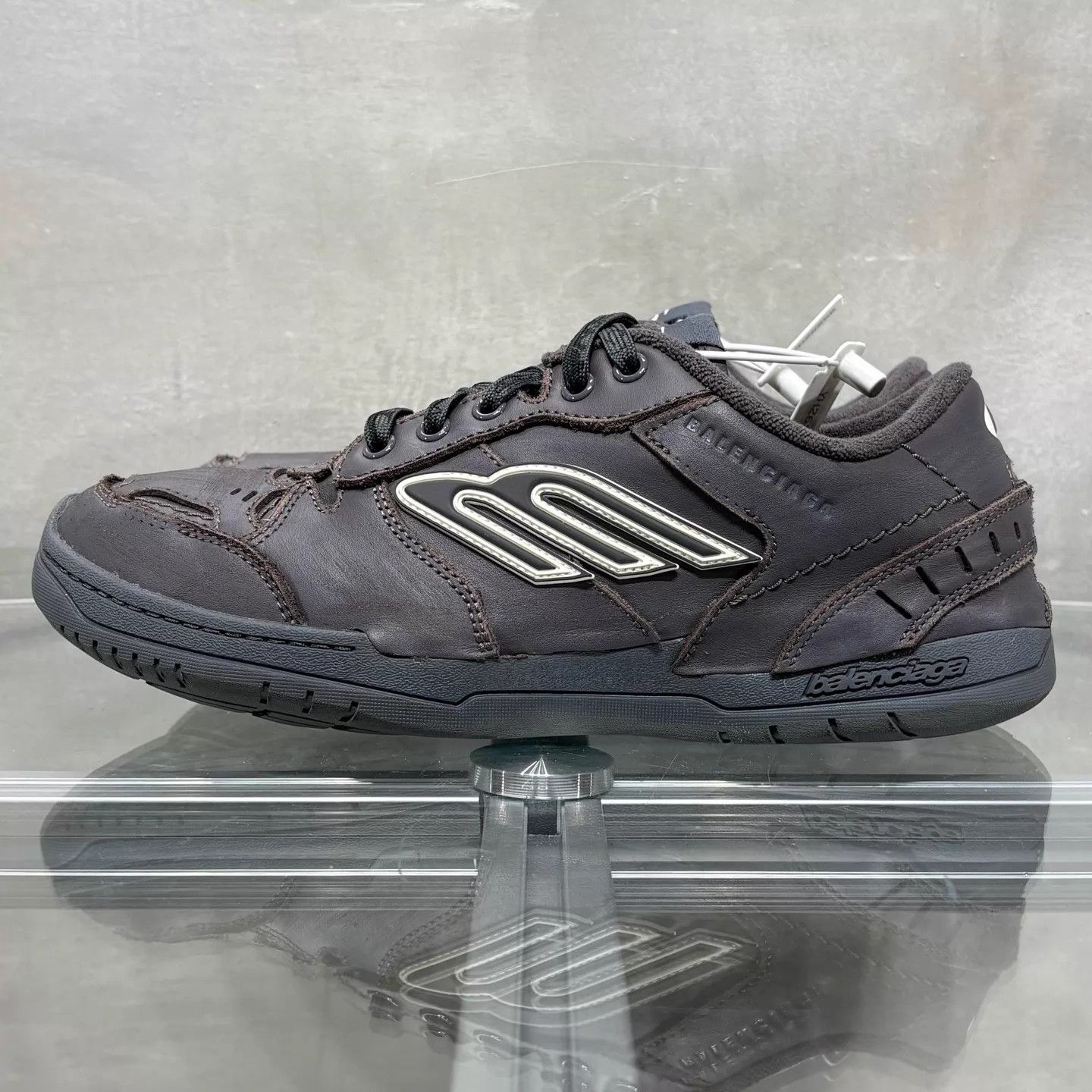 Balenciaga Balenciaga Hamptons Worn Out 25 Brown Sneakers 41 Size US 8 / EU 41 - 3 Thumbnail