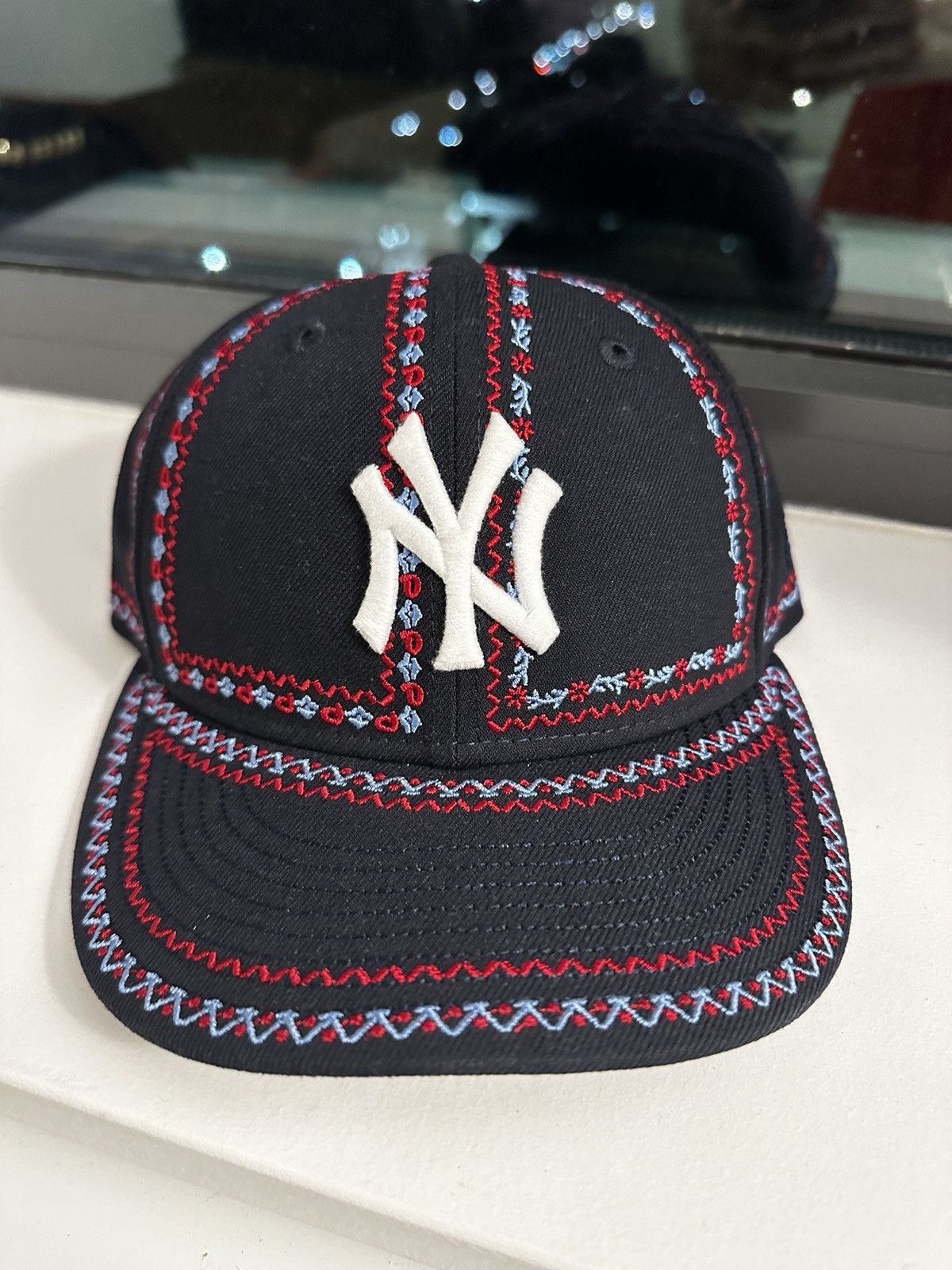 image of Kith Floral Frame Yankees Fitted 7 1/8 in Blue, Men's