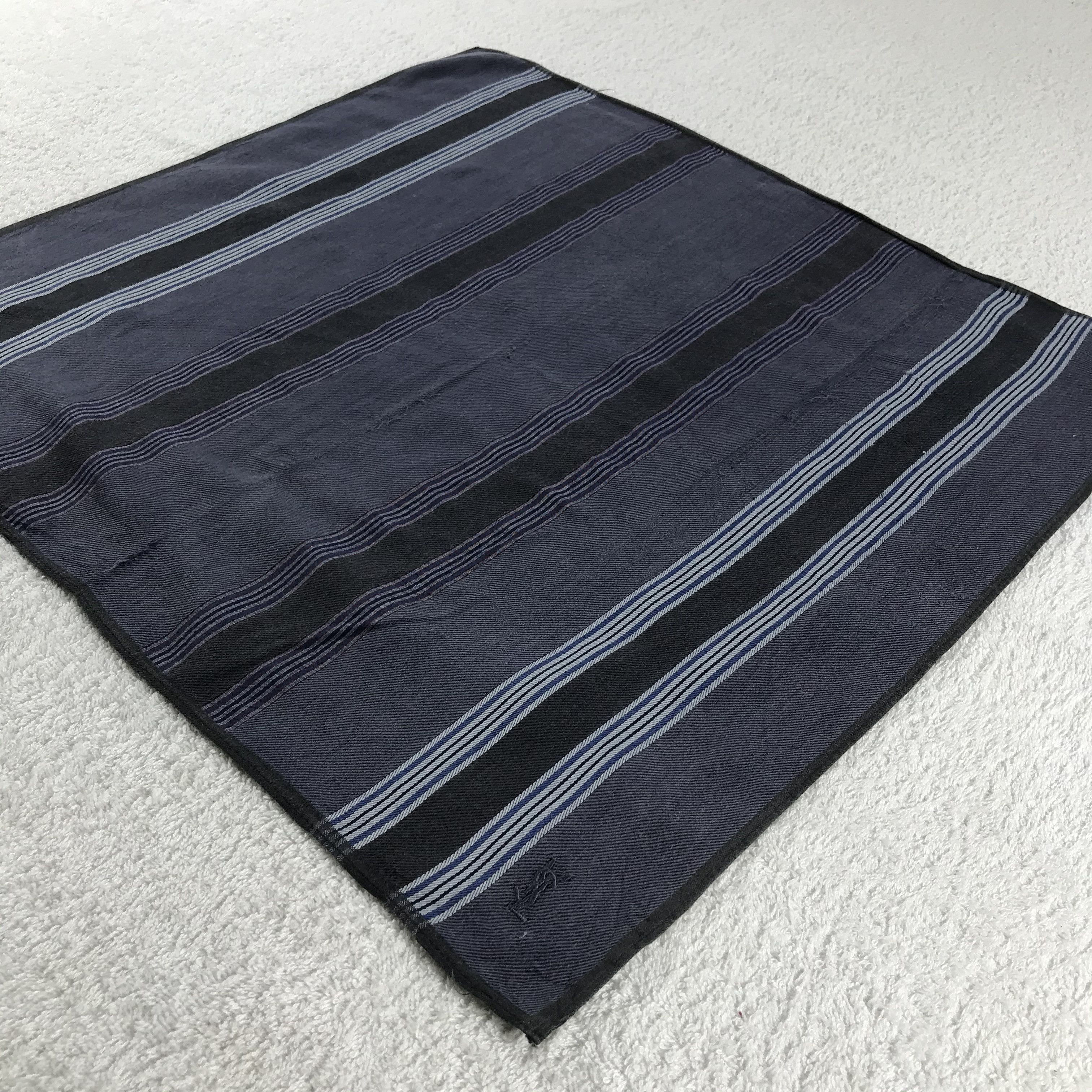 Vintage × Yves Saint Laurent Yves Saint Laurent Bandana / Handkerchief /Neckerchief -S247 Size ONE SIZE - 2 Thumbnail