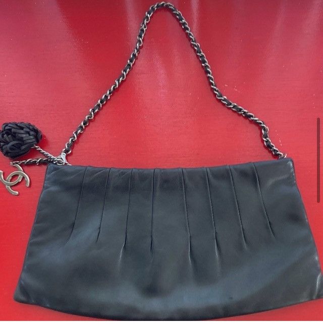 Chanel 2002 Chanel Lambskin Leather Clutch Purse Bag Silver Chain Size ONE SIZE - 4 Thumbnail