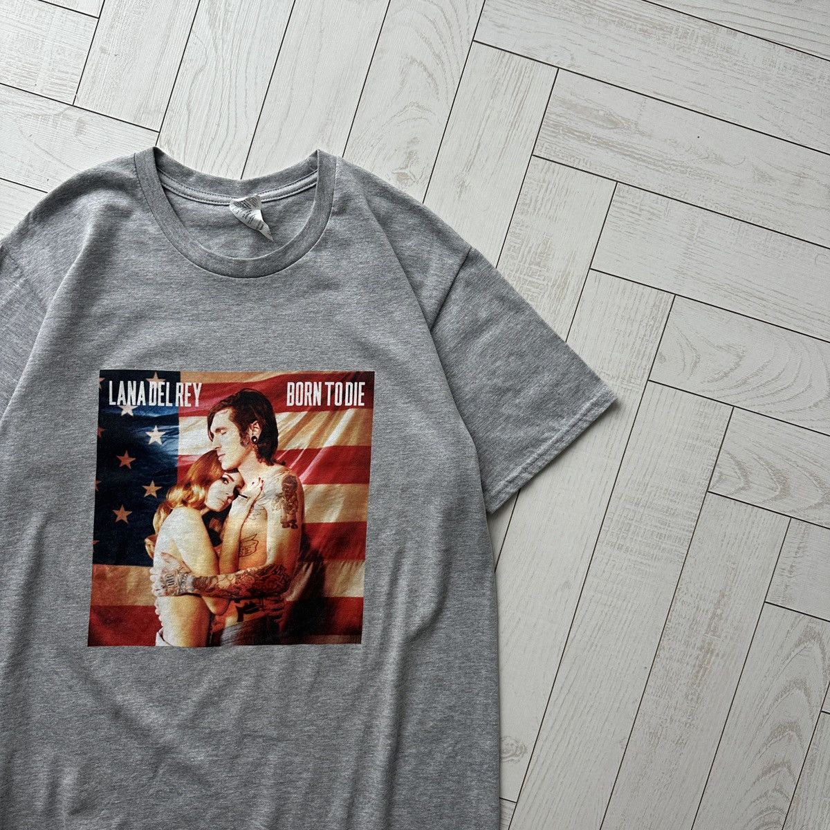 Band Tees Vintage y2k Lana Del Rey Born To Die USA flag tee rap rare Size US M / EU 48-50 / 2 - 2 Thumbnail