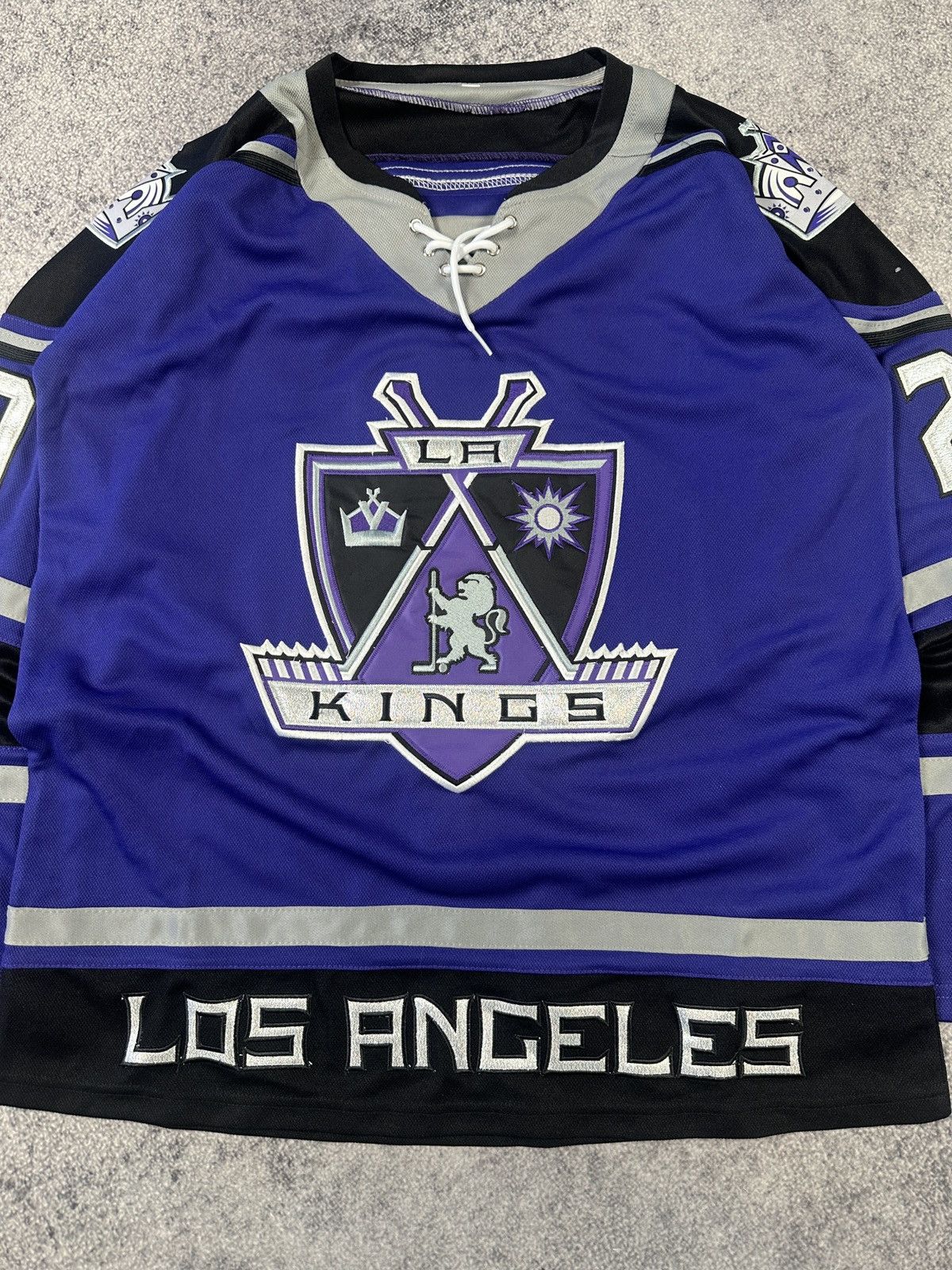NHL Vintage Los Angeles Kings Robitaille 20 Hockey Jersey NHL M Size US M / EU 48-50 / 2 - 2 Thumbnail