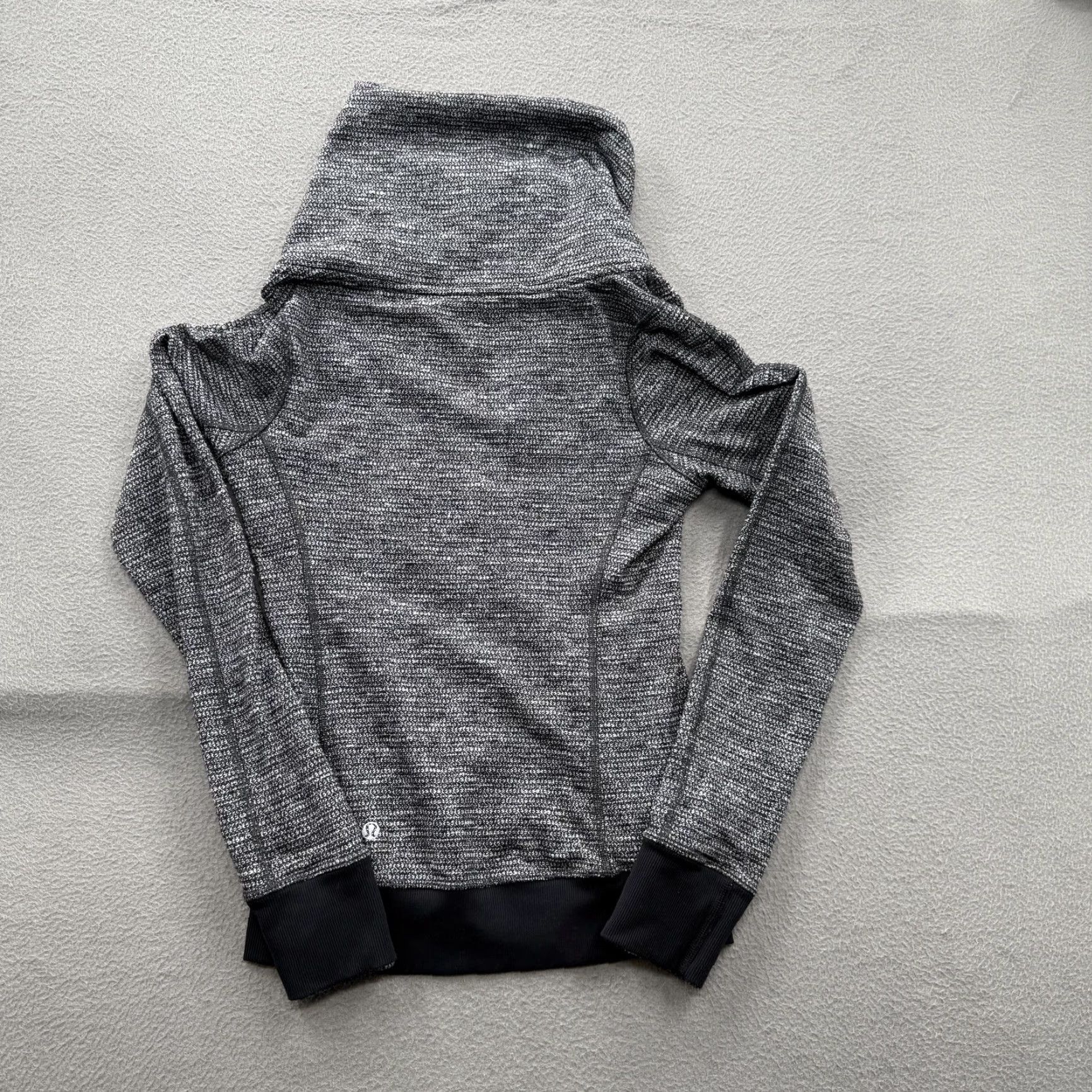 Lululemon Lululemon Jacket Womens 4 Gray Full Zip Knit Track Funnel Neck Running Athletic Size S / US 4 / IT 40 - 2 Thumbnail