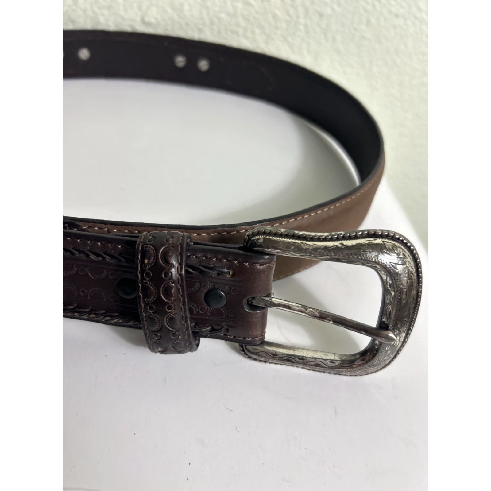 Vintage Unbranded Western Belt Men Leather Brown Size 42 Embossed Braided Style Belt, 42, Mens, Brown Leather Western Belt Size 42 - 2 Thumbnail