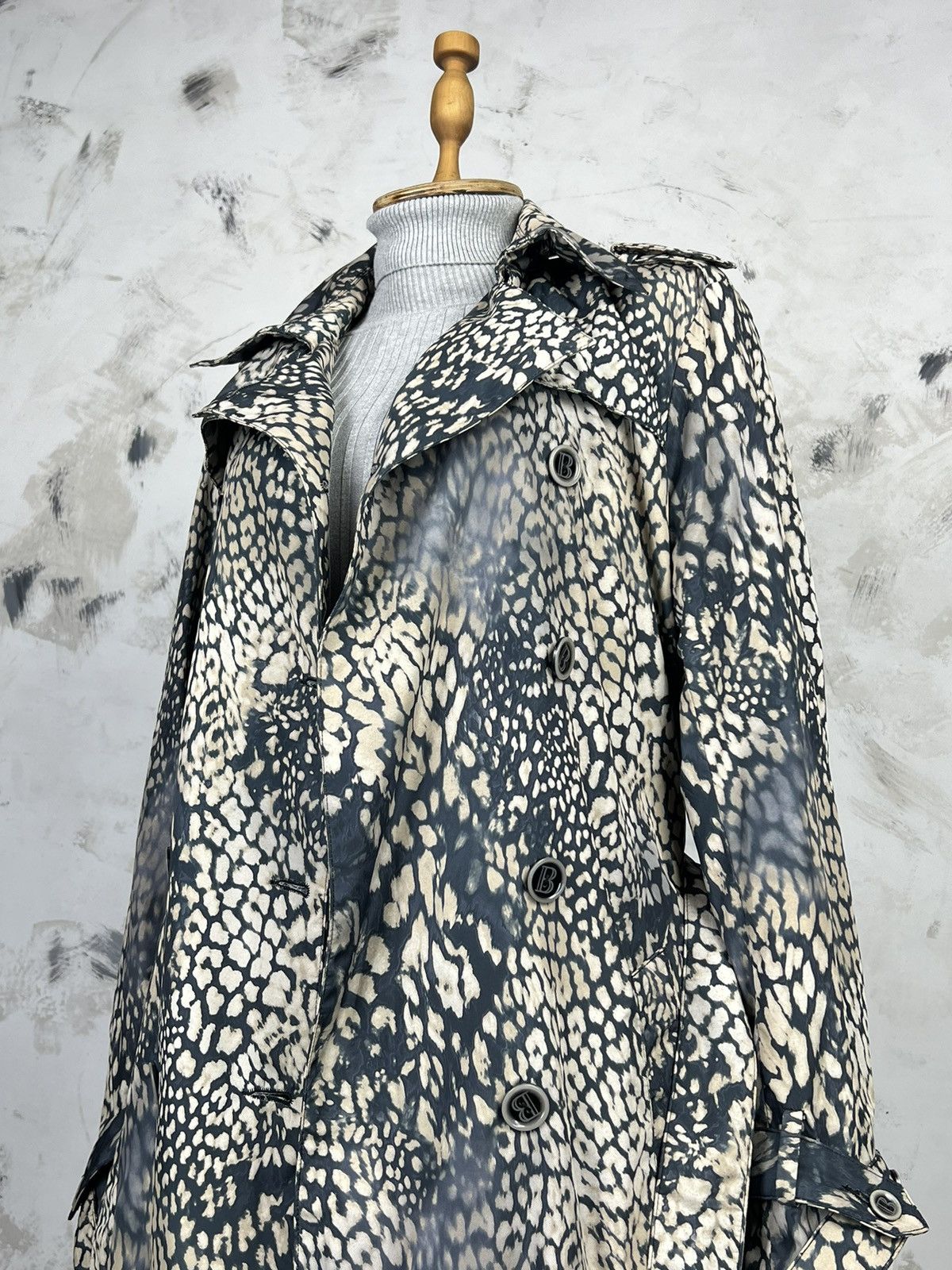 Balmain Vintage Balmain Animal Print Trench Coat Jacket Size M - L Size M / US 6-8 / IT 42-44 - 4 Thumbnail