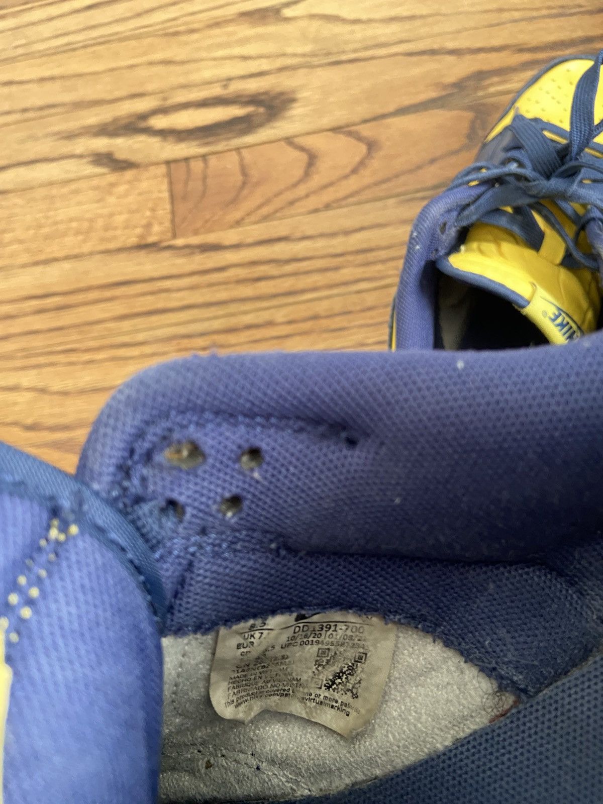 Nike Nike university of Michigan dunks Size US 8.5 / EU 41-42 - 6 Thumbnail