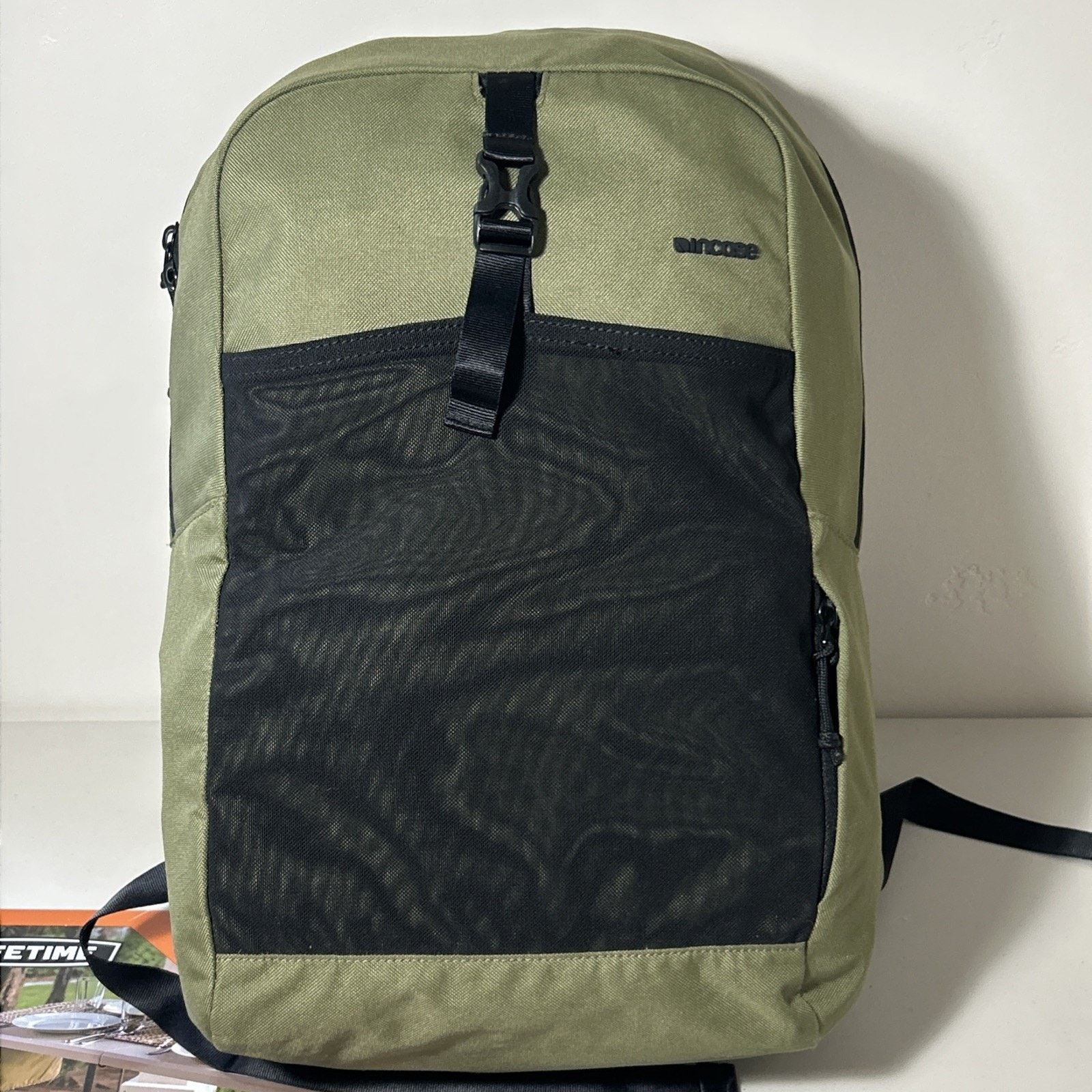 Incase Incase Cargo Backpack Medium Mesh Flap Green Journey 18" Size ONE SIZE - 1 Thumbnail