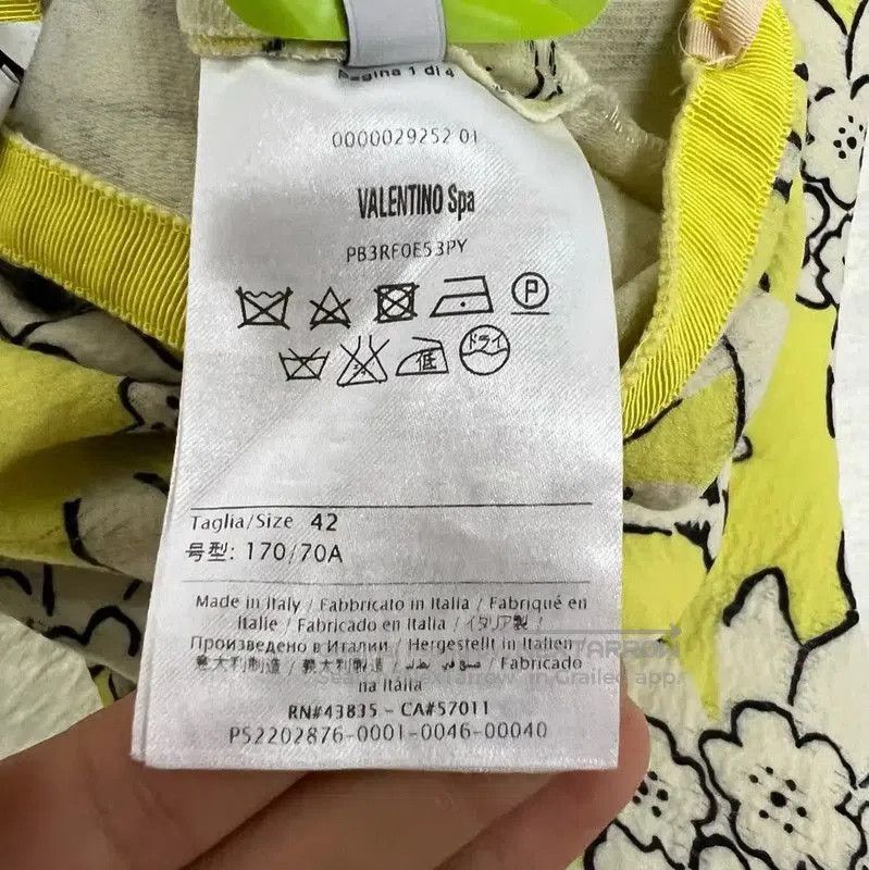 Valentino Valentino Summer Yellow Cotton Shorts . Size 28" / US 6 / IT 42 - 4 Thumbnail