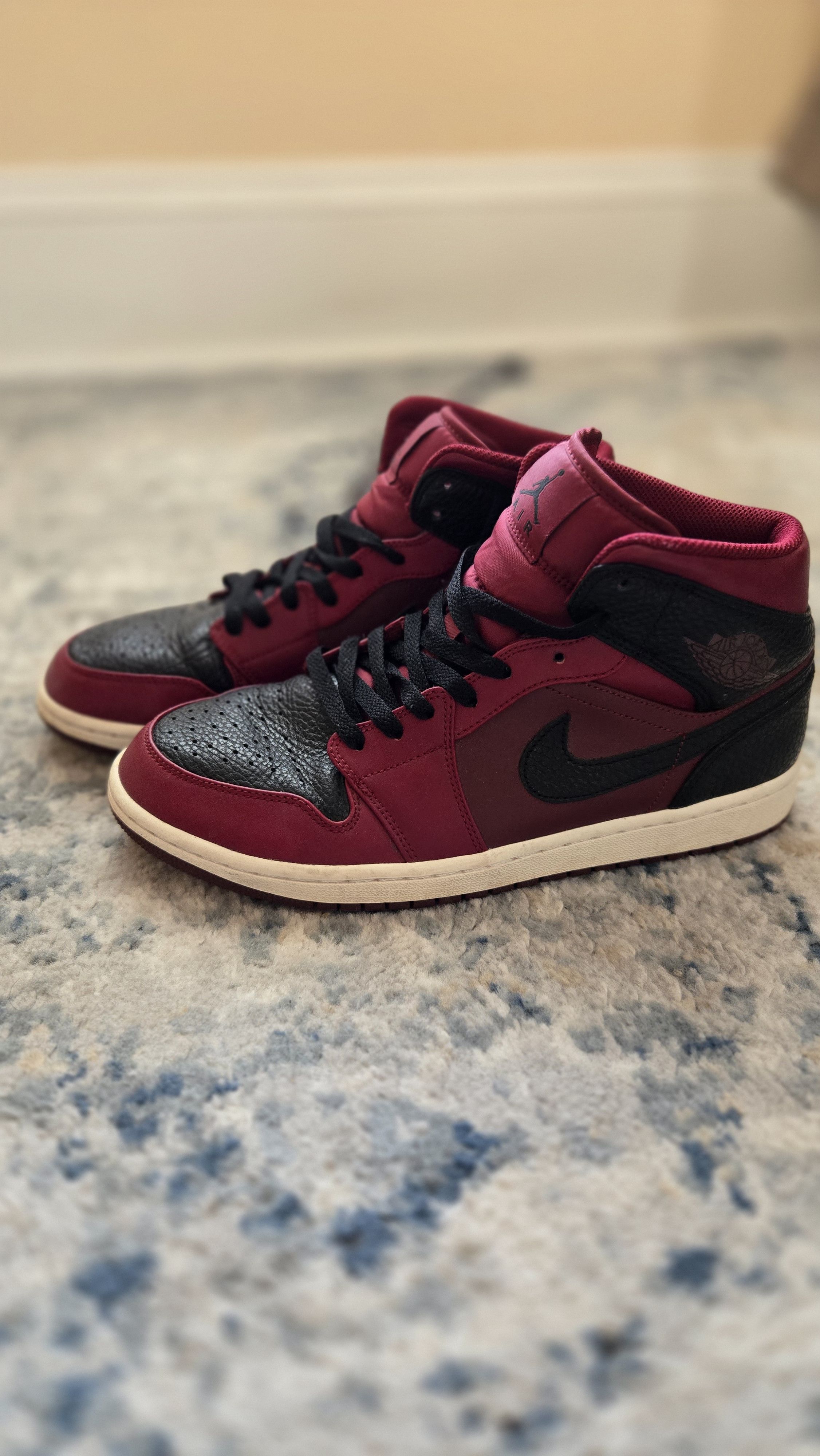 Jordan Brand Jordan 1 Hightop Size US 10.5 / EU 43-44 - 2 Thumbnail