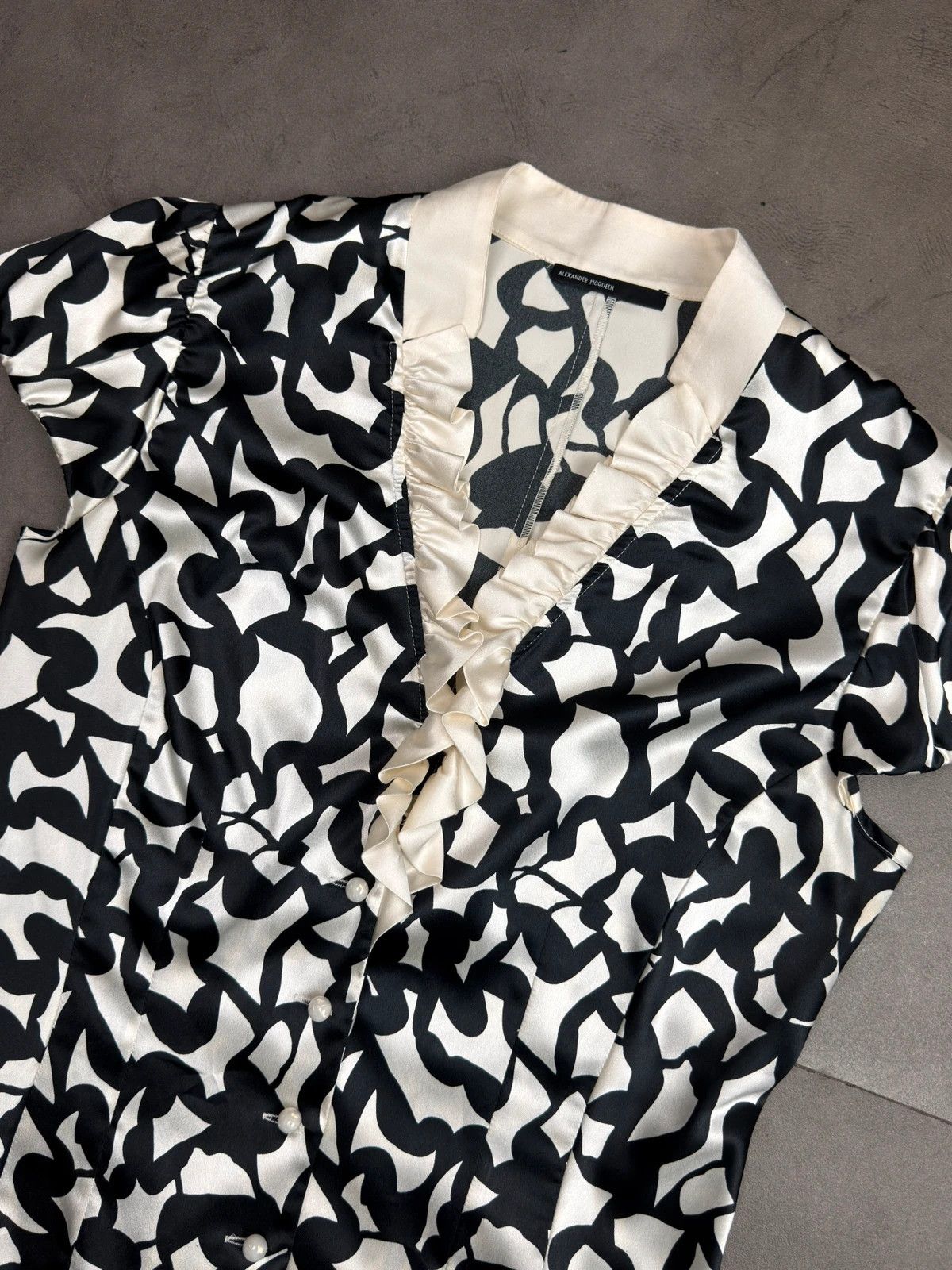 Alexander McQueen Alexander McQueen archive blouse Size M / US 6-8 / IT 42-44 - 4 Thumbnail