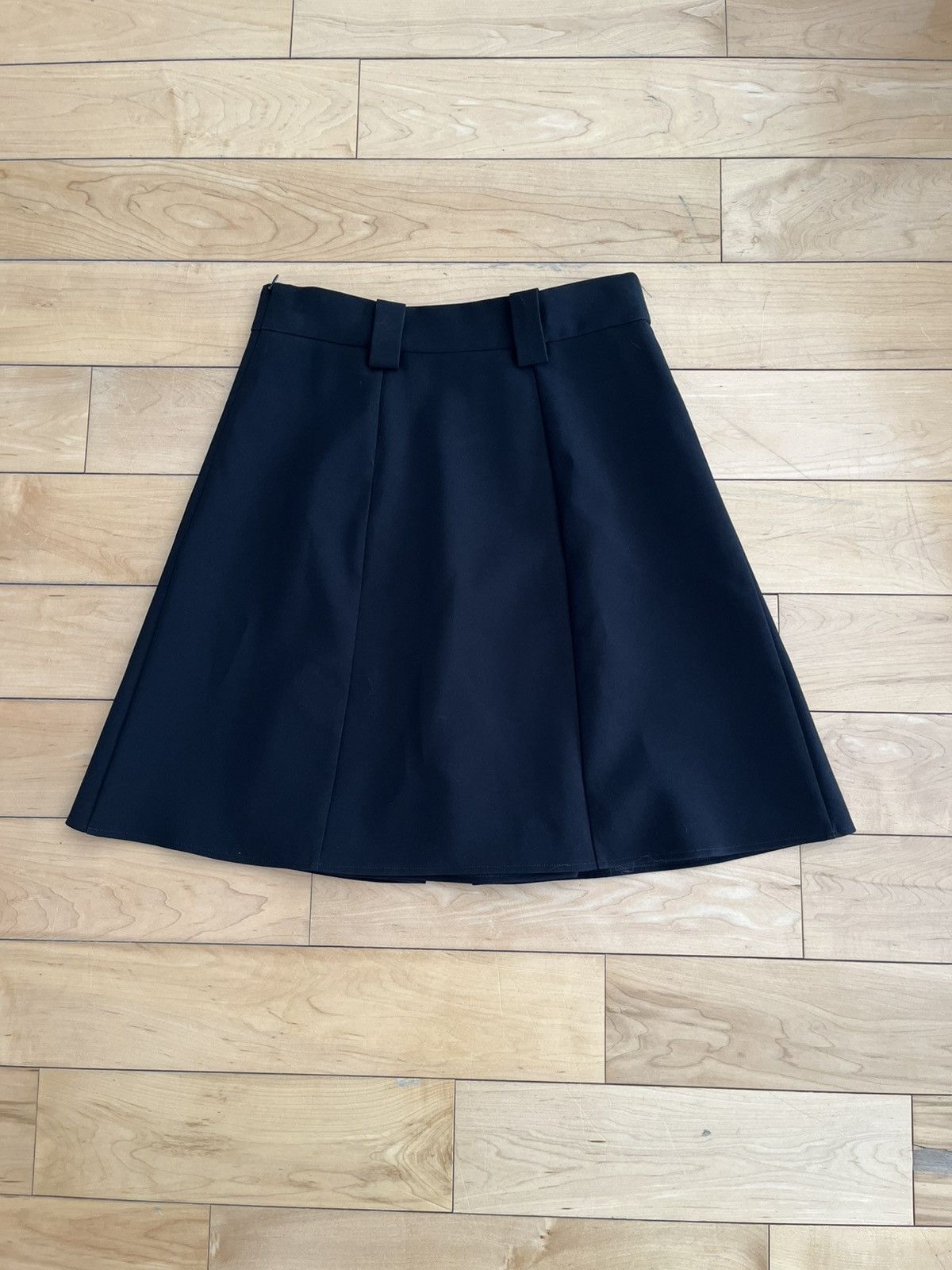 Louis Vuitton Louis Vuitton Uniforms Pleated Skirt Size 27" / US 4 / IT 40 - 2 Thumbnail
