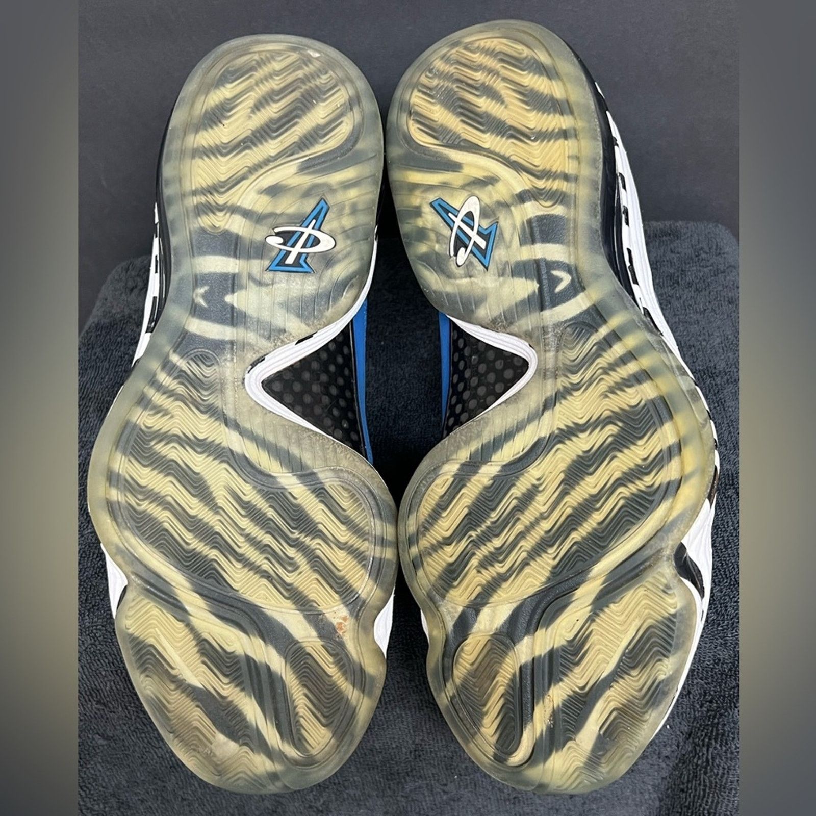 Nike Size 11 - Nike Air Penny 5 Memphis Tigers Blue Black Suede Size US 11 / EU 44 - 8 Thumbnail