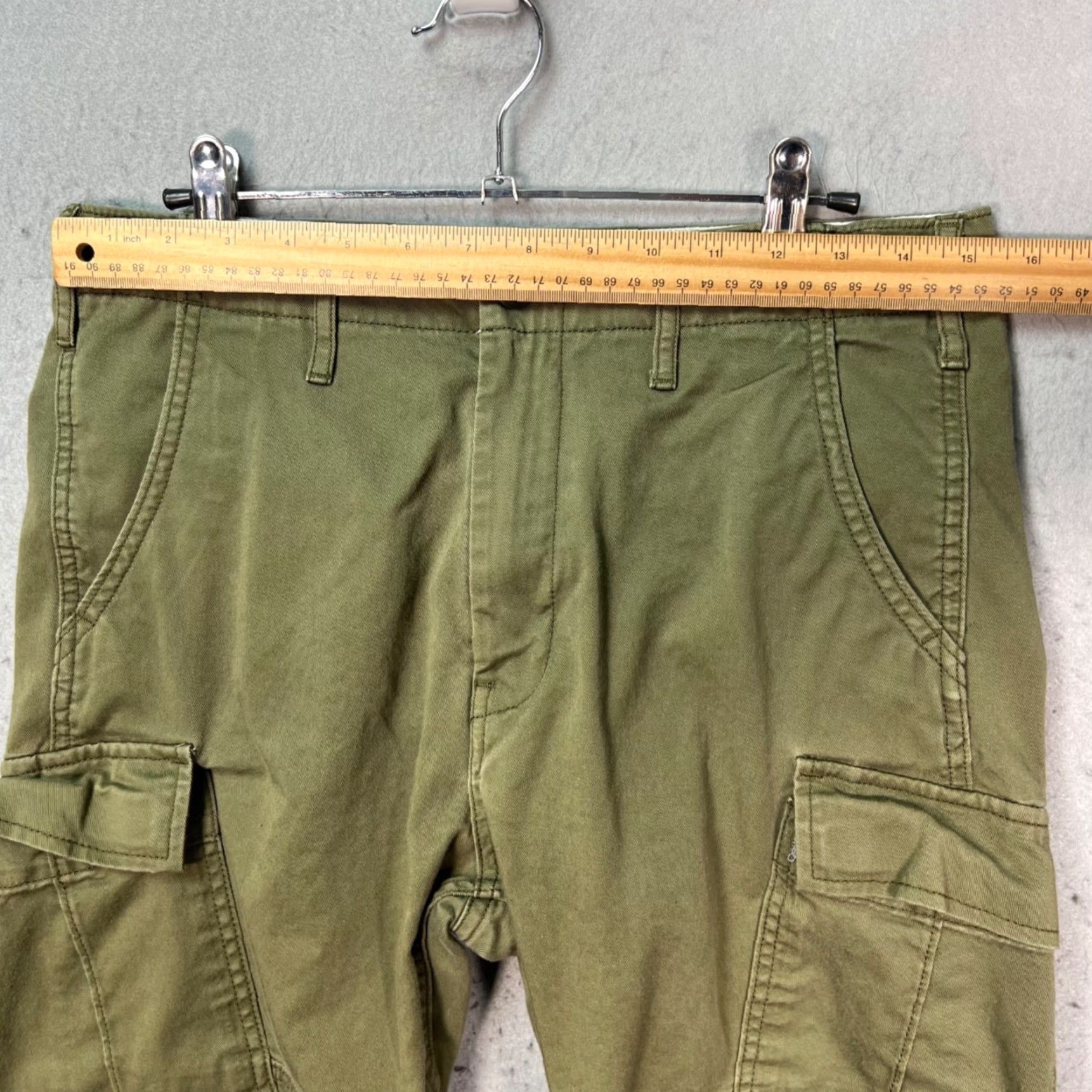 Levi's Levi's Mens 30 Military Green Cargo Pants Twill Cotton Blend Utility Trousers Pants Size US 30 / EU 46 - 5 Thumbnail