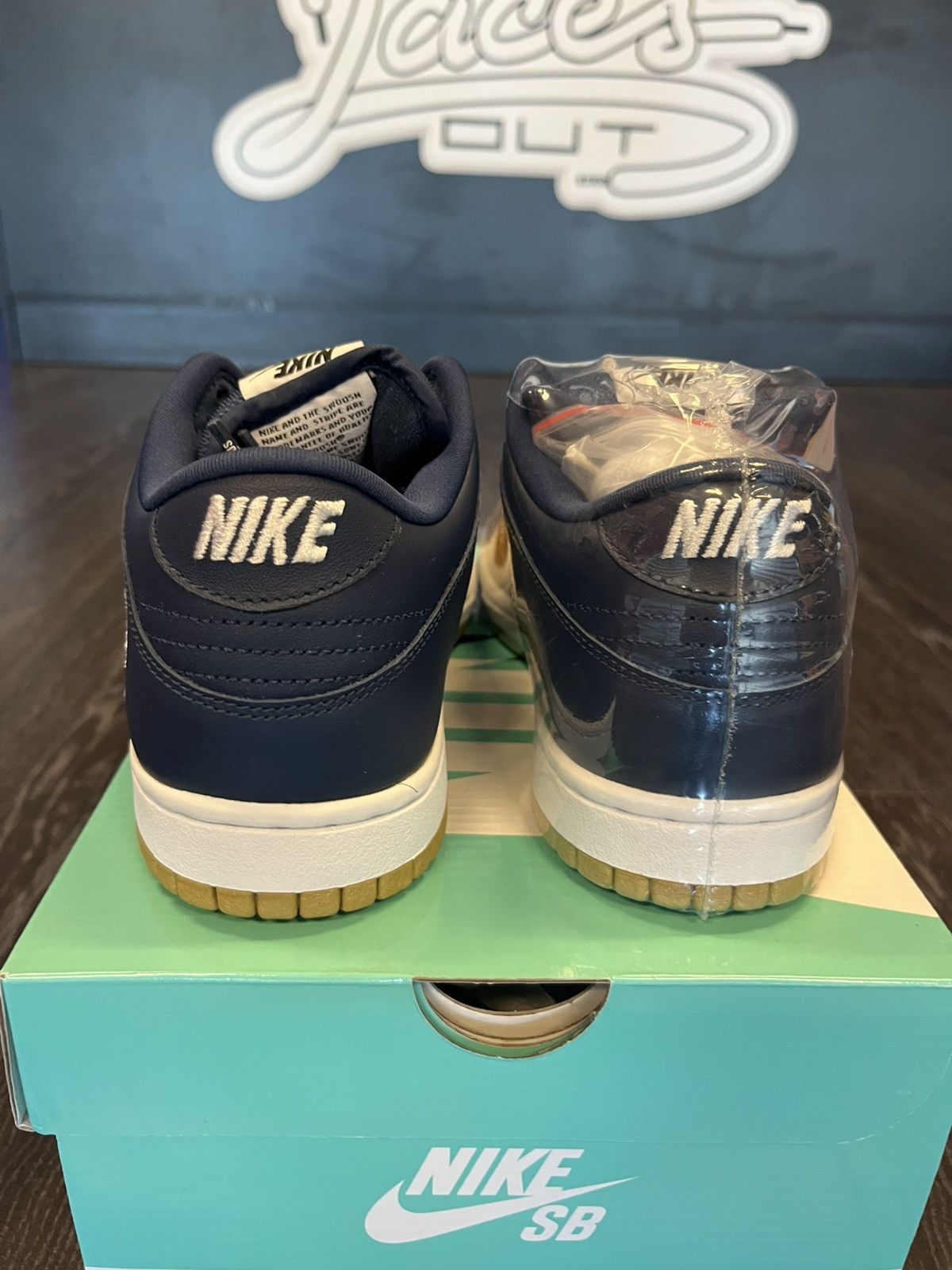 Nike × Supreme Nike SB Dunk Low Supreme Jewel Swoosh Gold Size US 7.5 / EU 40-41 - 4 Thumbnail