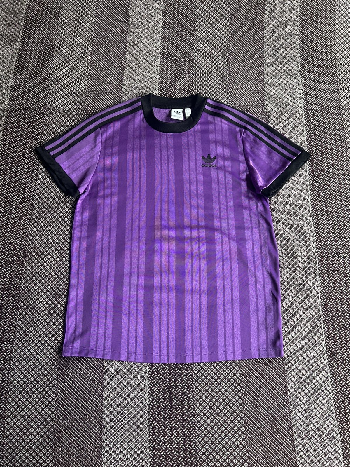 Adidas Adidas Firebird Striped Purple T-Shirt Unisex Streetwear Size US S / EU 44-46 / 1 - 1 Thumbnail